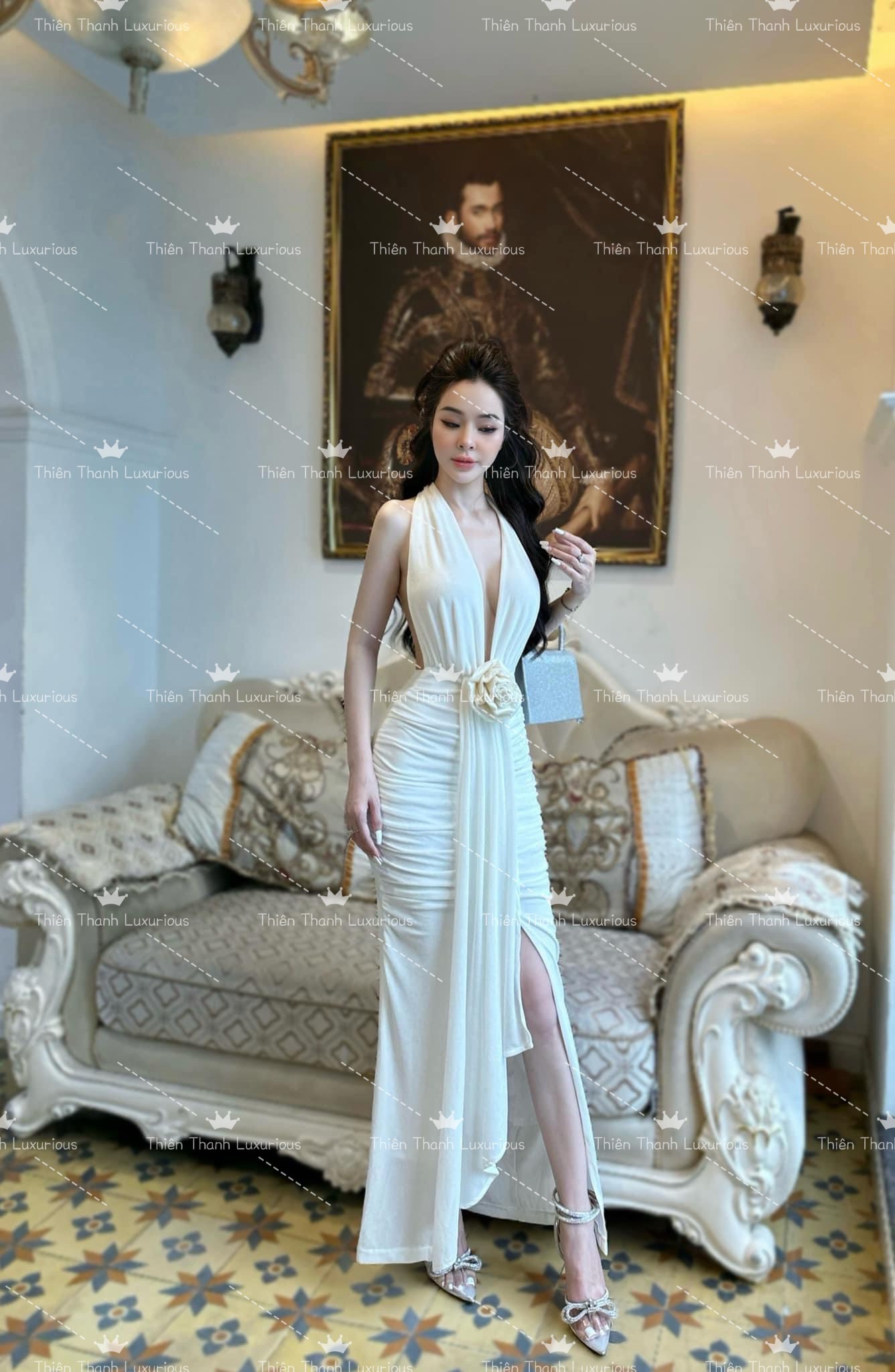 Đầm Dài Cổ yếm