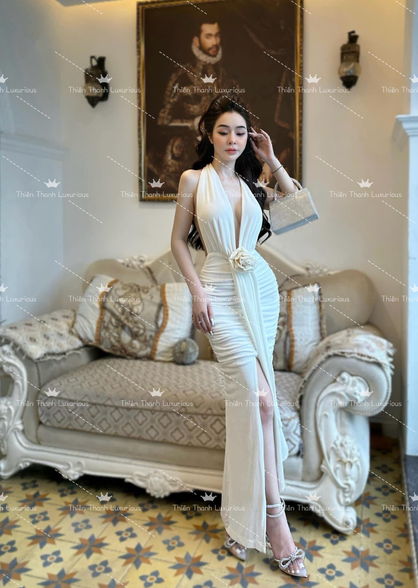 Đầm Dài Cổ yếm