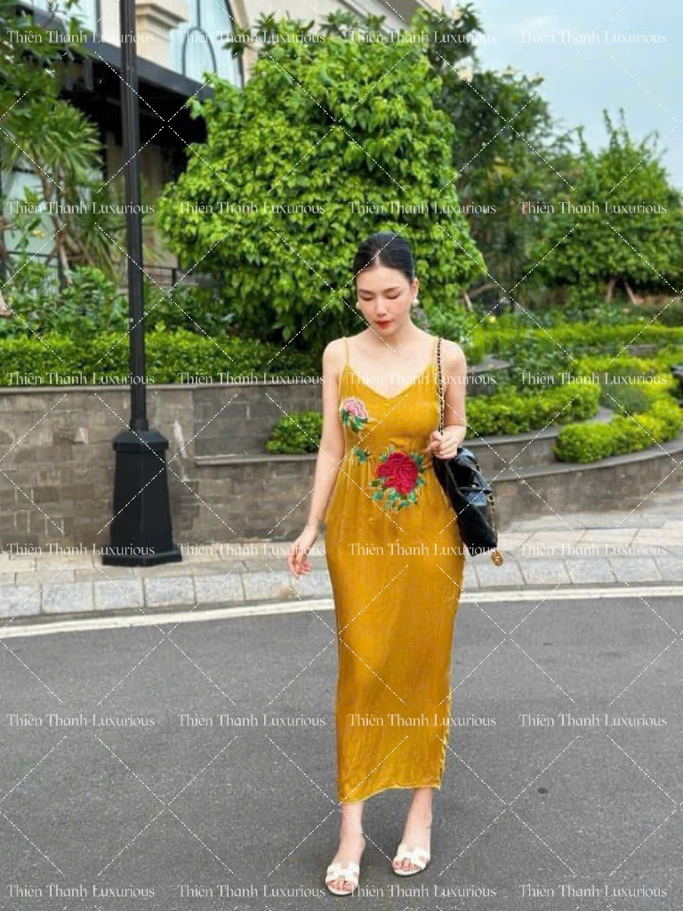 Đầm Nhung 2 Dây Babydoll Thêu Hoạ Tiết