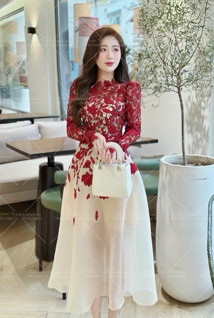 Đầm Dài Ren Hoa Dáng Xoè