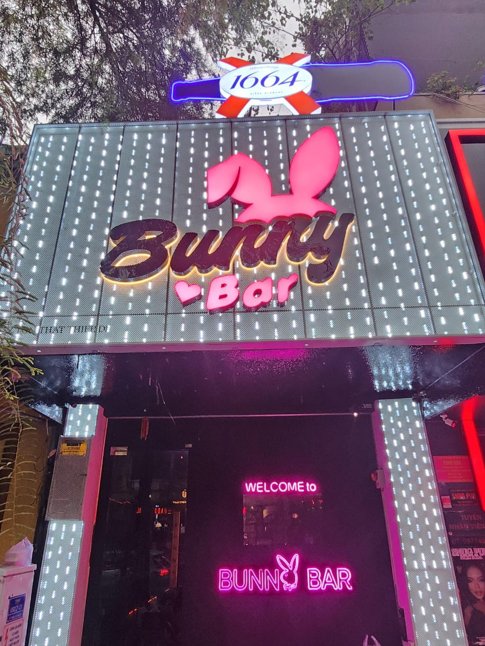 Tuyển Dụng Nhân Viên Nữ Phục Vụ Bunny Bar Saigon