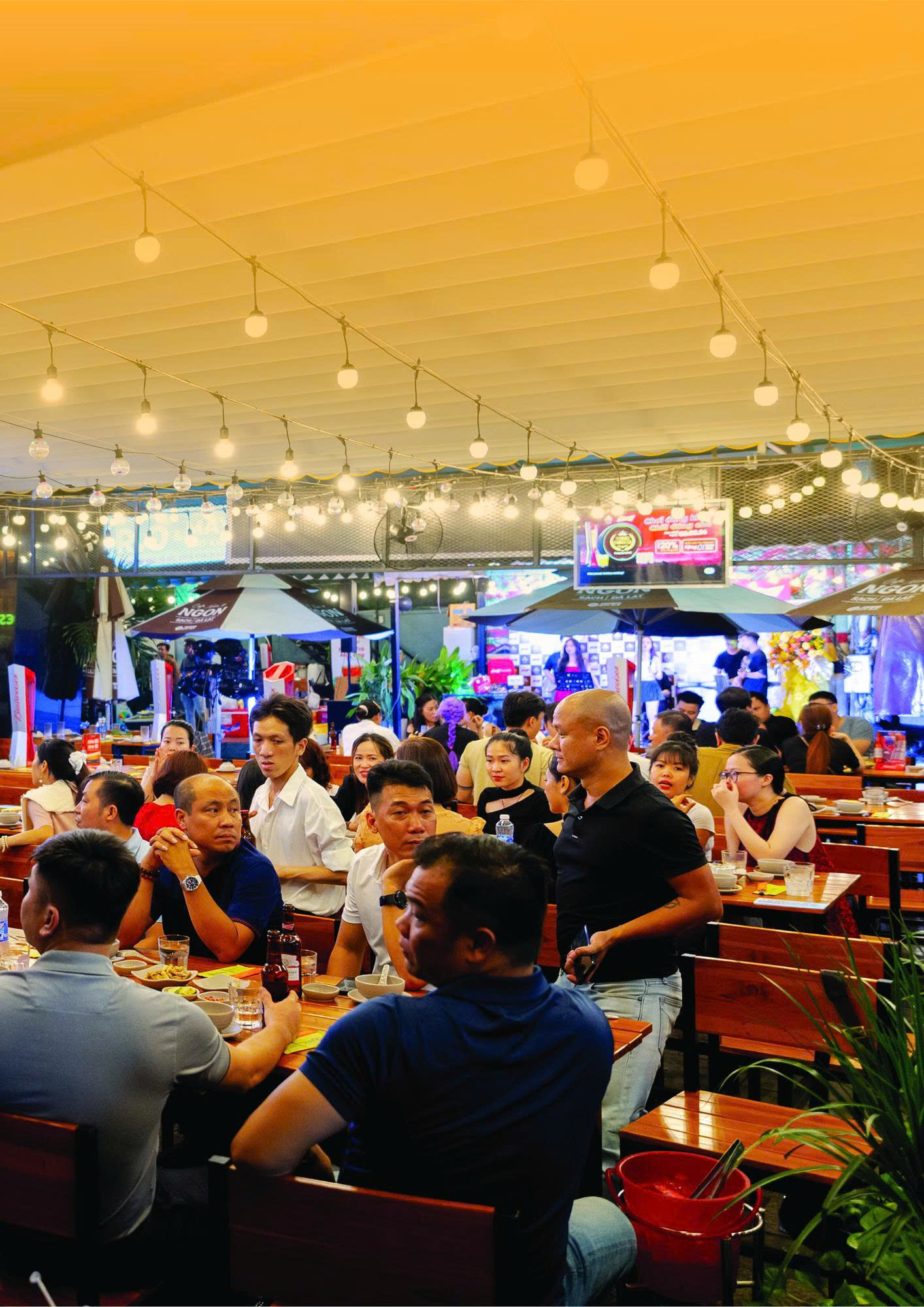 Hình Ảnh Khách Hàng tại Beer House (2)