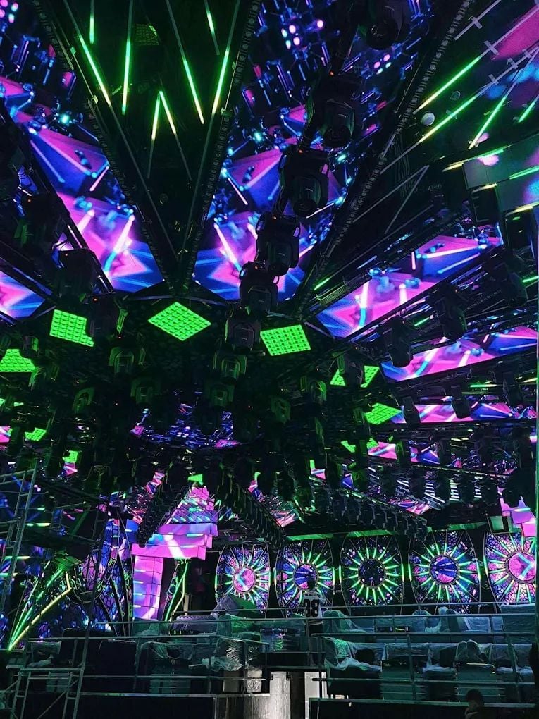 Newspace Ember 303 Lounge - Phạm Văn Đồng, Gò Vấp