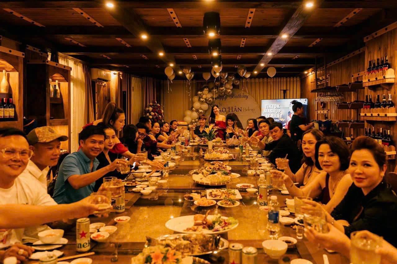 Nhà Hàng Phương Đông - 970 Tạ Quang Bửu, Quận 8