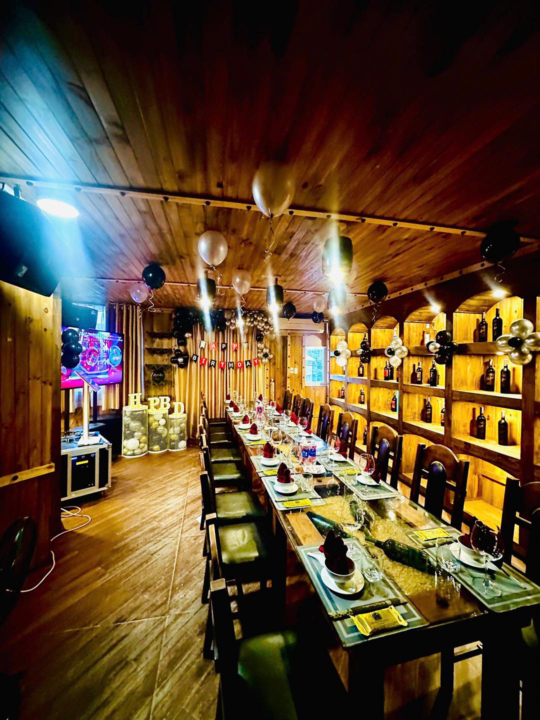 Nhà Hàng Phương Đông - 970 Tạ Quang Bửu, Quận 8