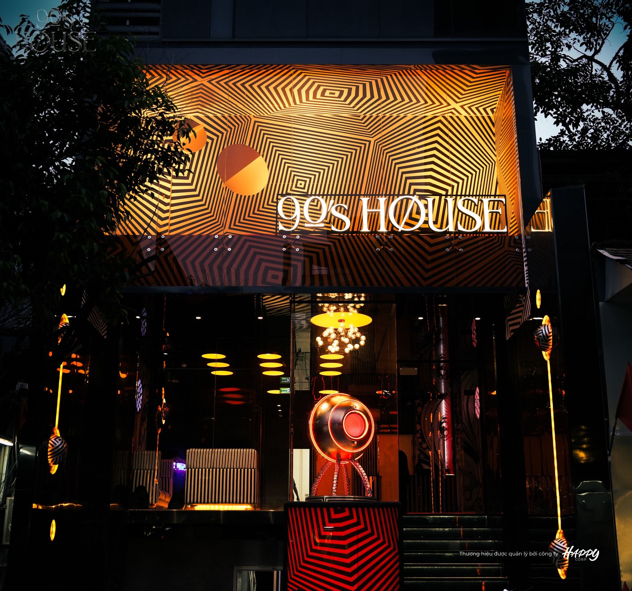 90s House - 90 Lê Thị Riêng Quận 1