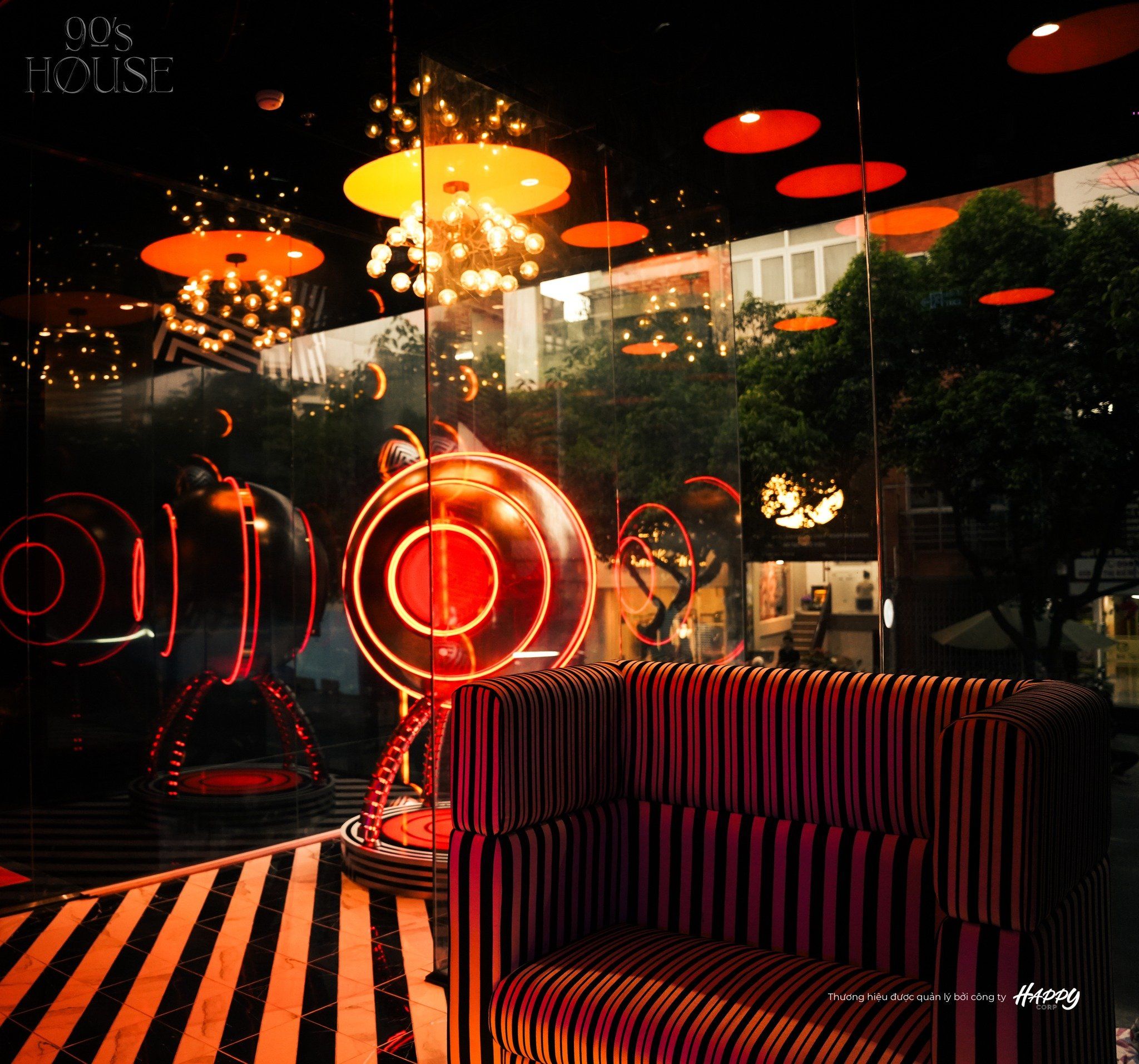 90s House - 90 Lê Thị Riêng Quận 1