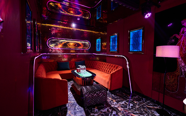 90s House - 90 Lê Thị Riêng Quận 1