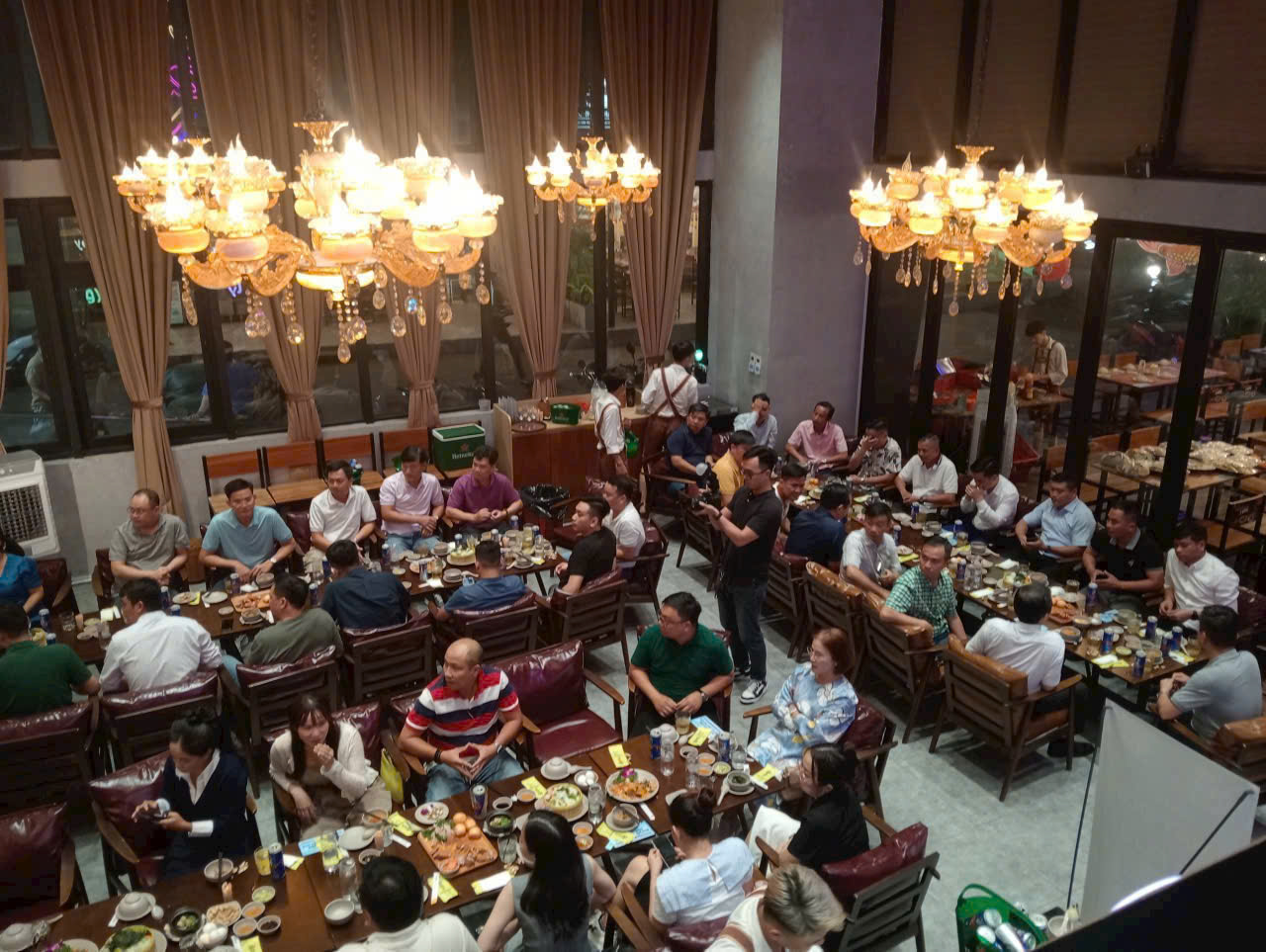 Beer House - Số 2 Quách Văn Tuấn, Quận Tân Bình