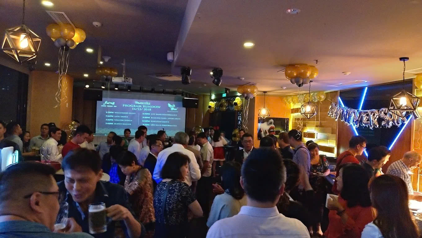 Catwalk Night Spot - New World - 76 Lê Lai