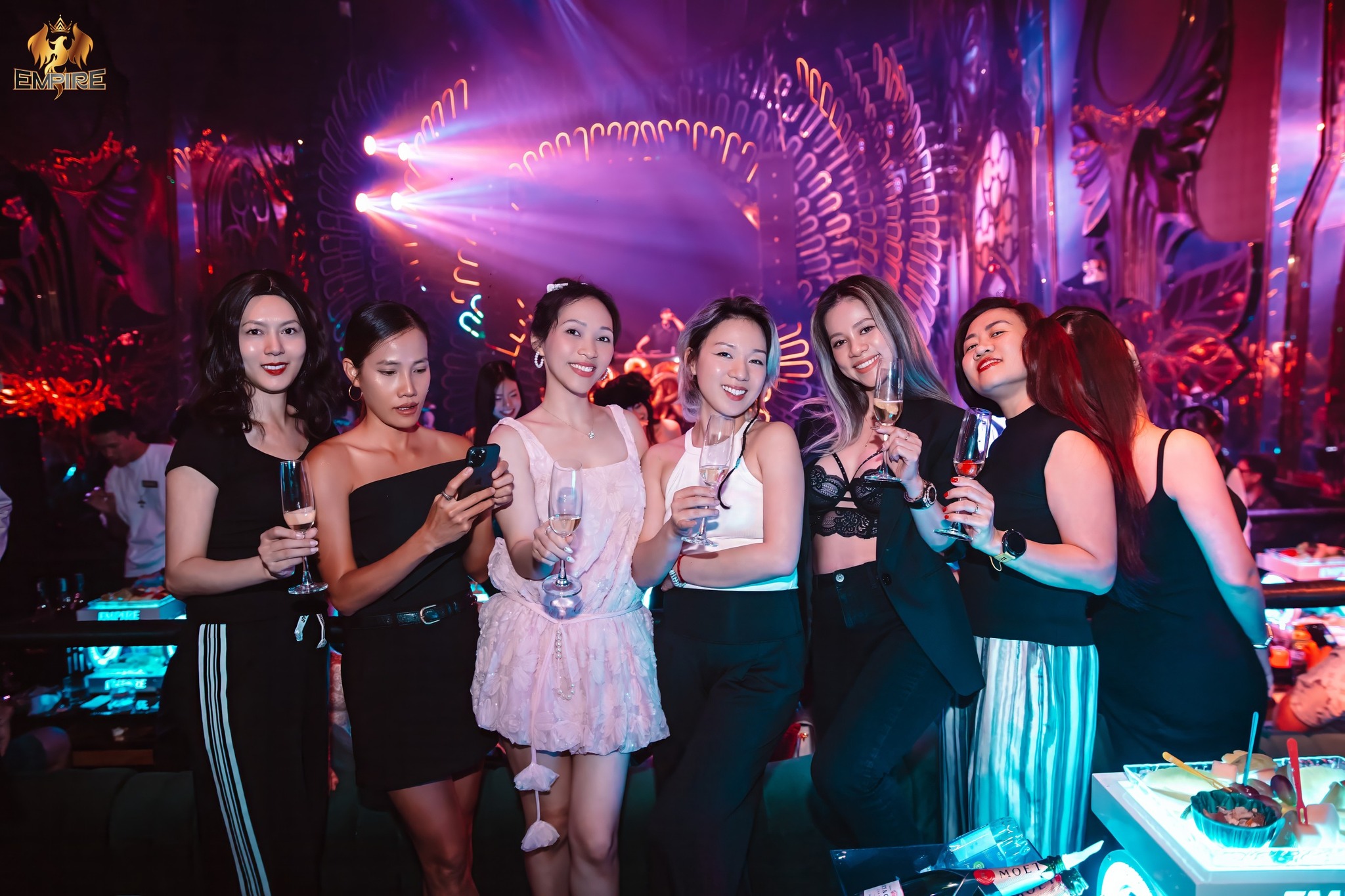 Empire Club – 8 Nguyễn Văn Tráng, Quận 1