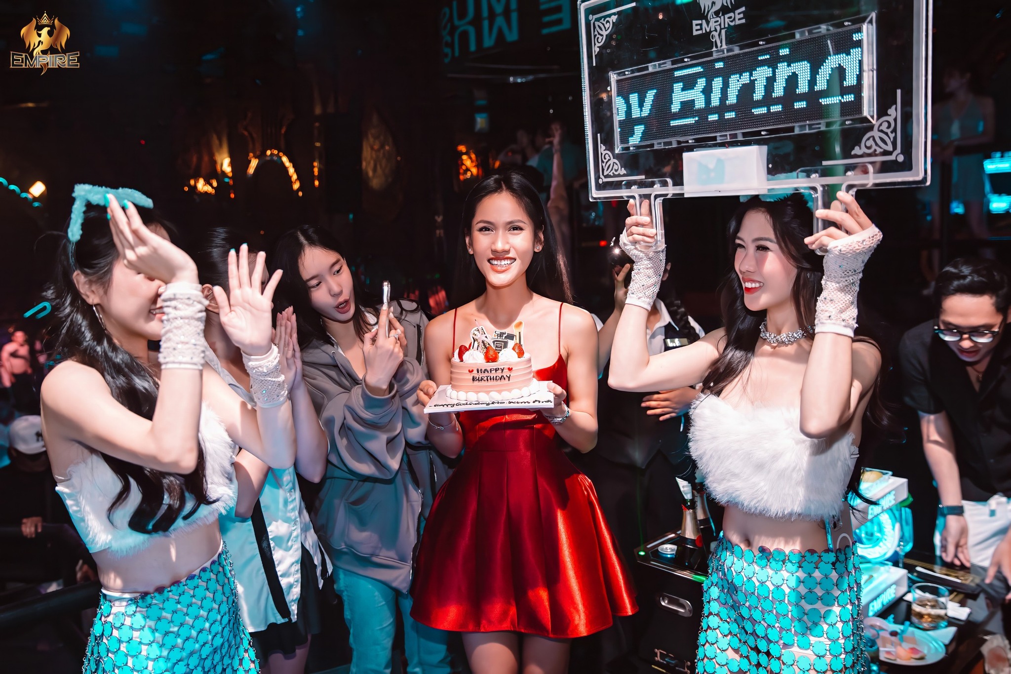 Empire Club – 8 Nguyễn Văn Tráng, Quận 1