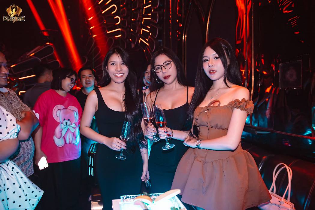 Empire Club – 8 Nguyễn Văn Tráng, Quận 1