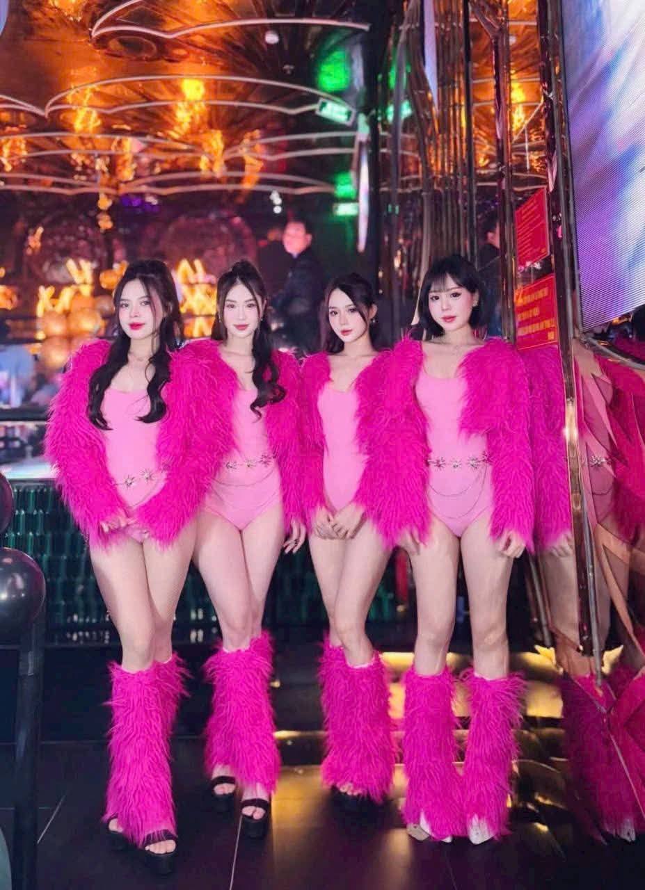 Empire Club – 8 Nguyễn Văn Tráng, Quận 1