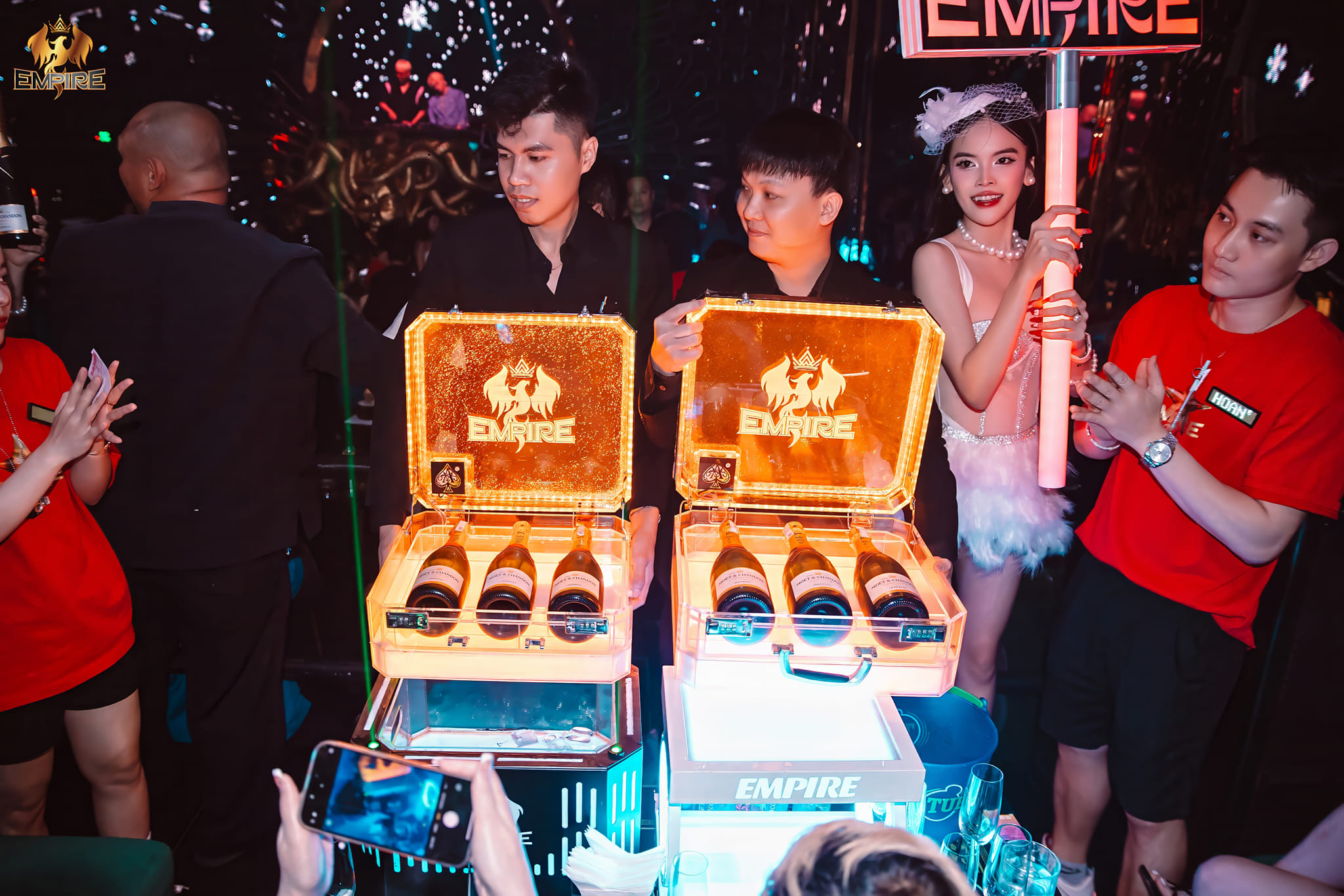 Empire Club – 8 Nguyễn Văn Tráng, Quận 1