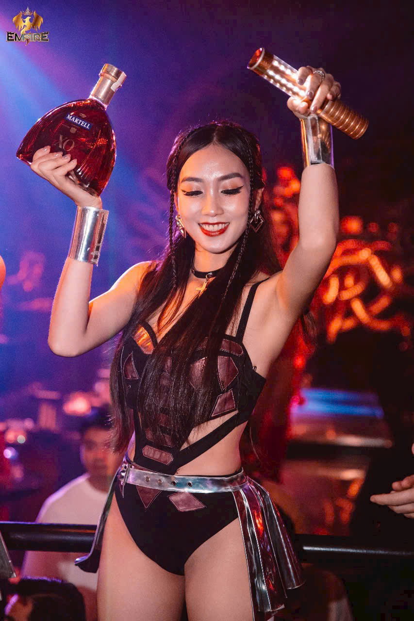 Empire Club – 8 Nguyễn Văn Tráng, Quận 1