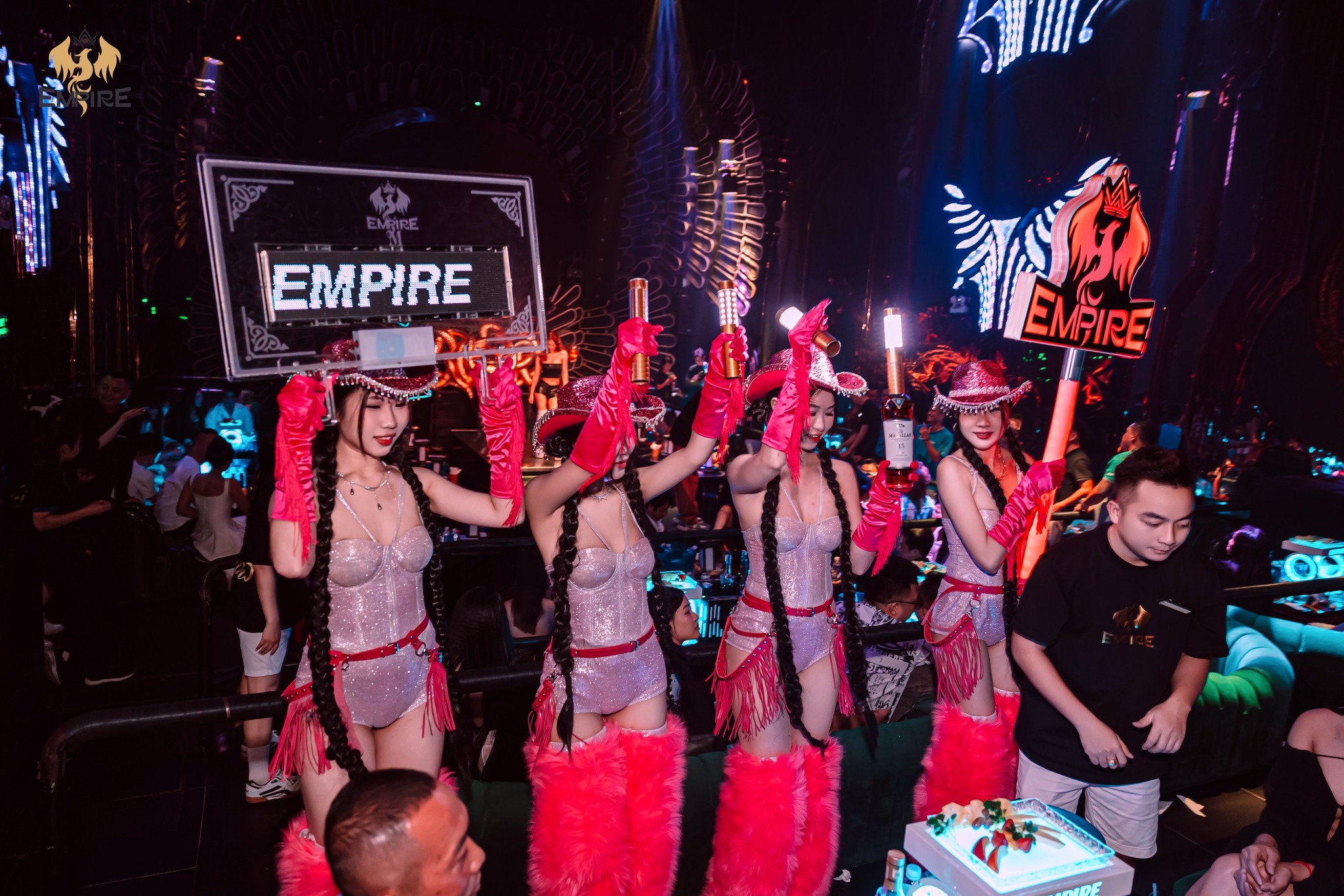 Empire Club – 8 Nguyễn Văn Tráng, Quận 1