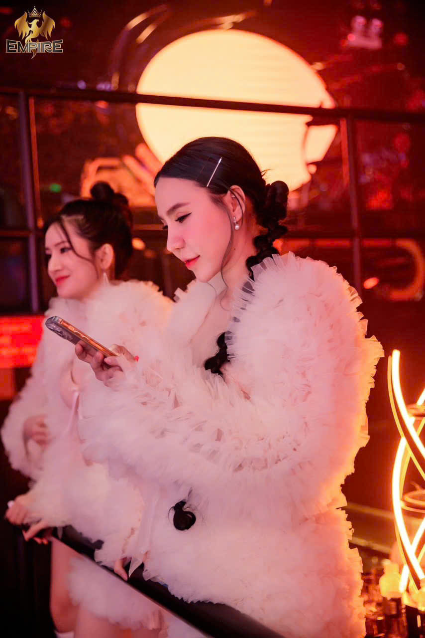 Empire Club – 8 Nguyễn Văn Tráng, Quận 1