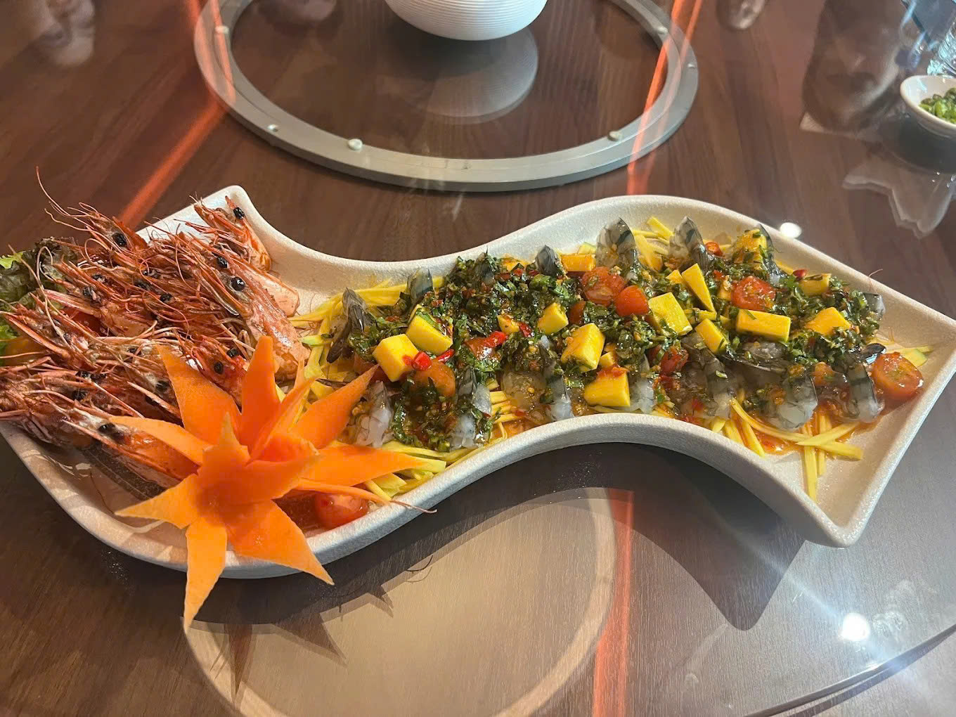 Hạc Cầm Restaurant - 561 Trần Hưng Đạo