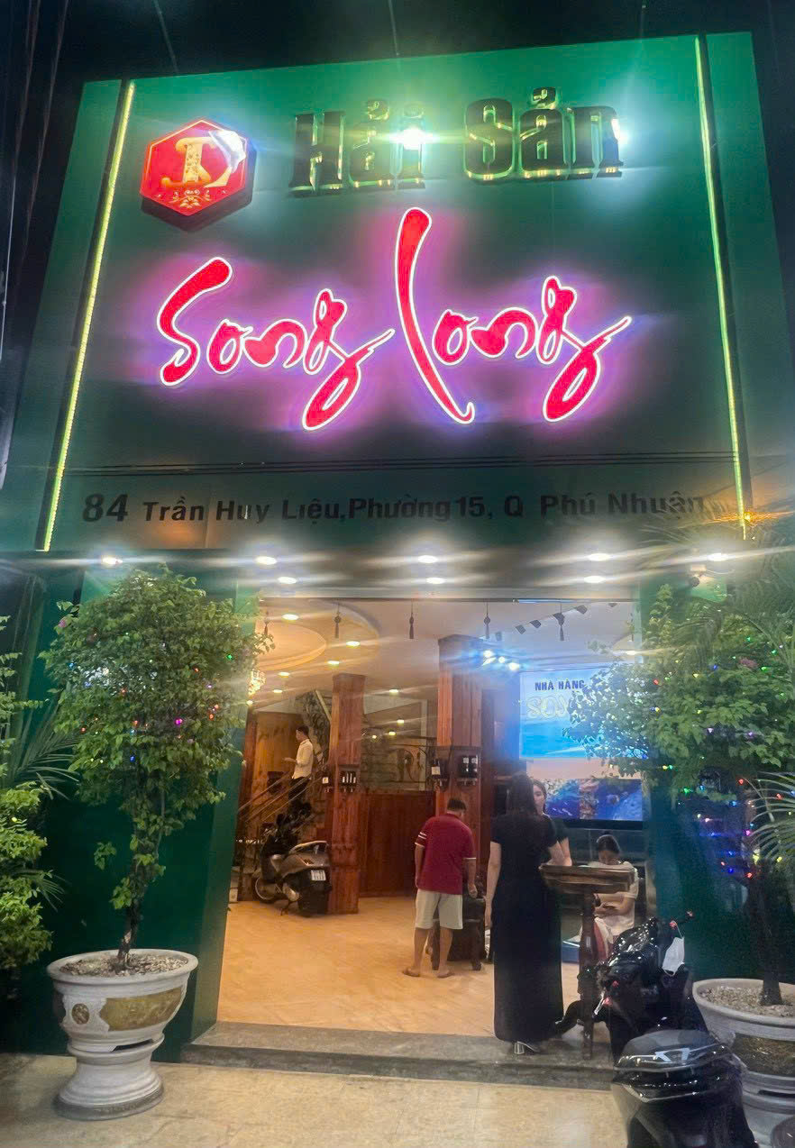 Hầm Rượu Song Long - 84 Trần Huy Liệu, Phường Cầu Kiệu