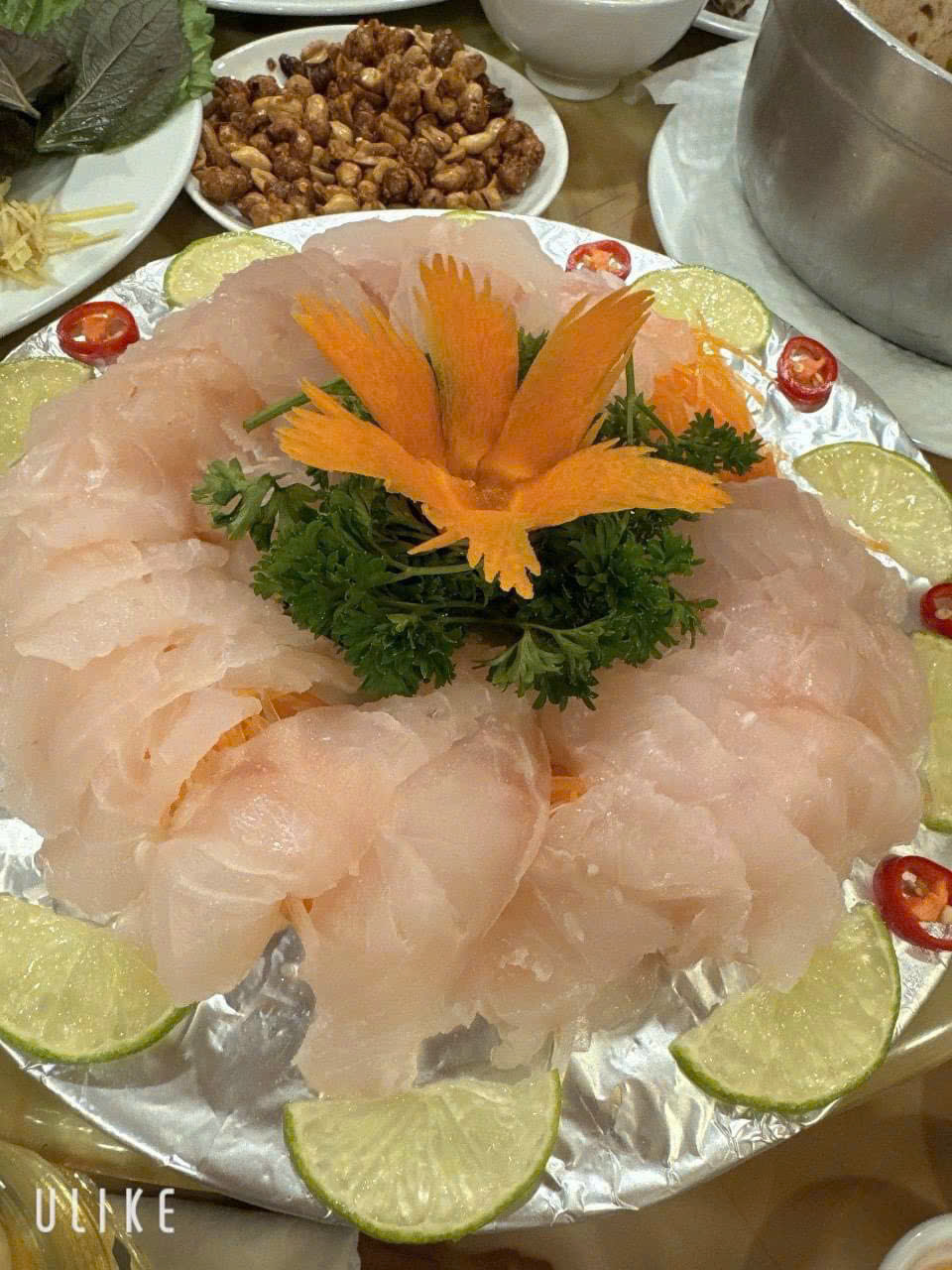 Hầm Rượu Song Long - 84 Trần Huy Liệu, Phường Cầu Kiệu