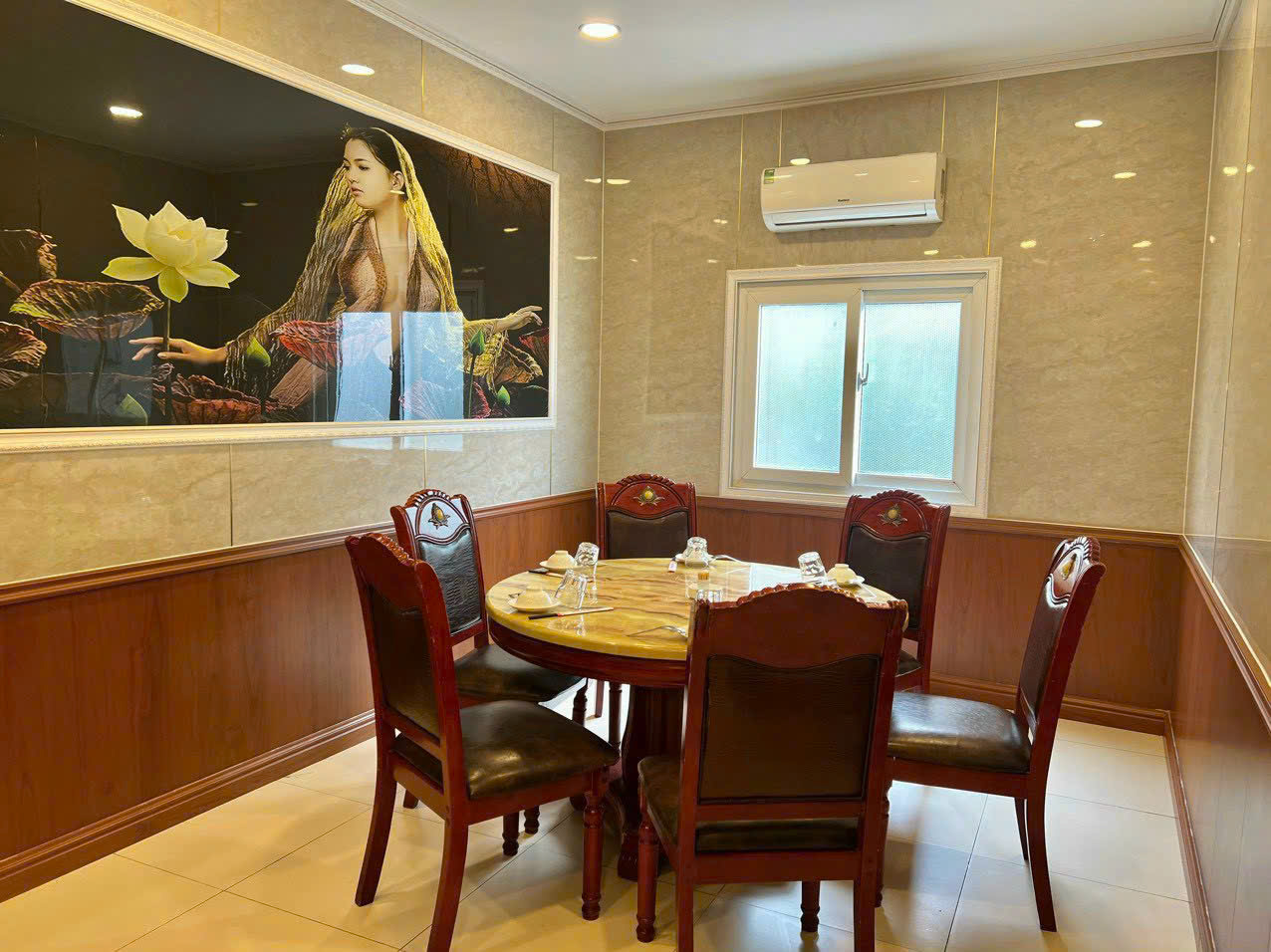 Hầm Rượu Song Long - 84 Trần Huy Liệu, Phường Cầu Kiệu