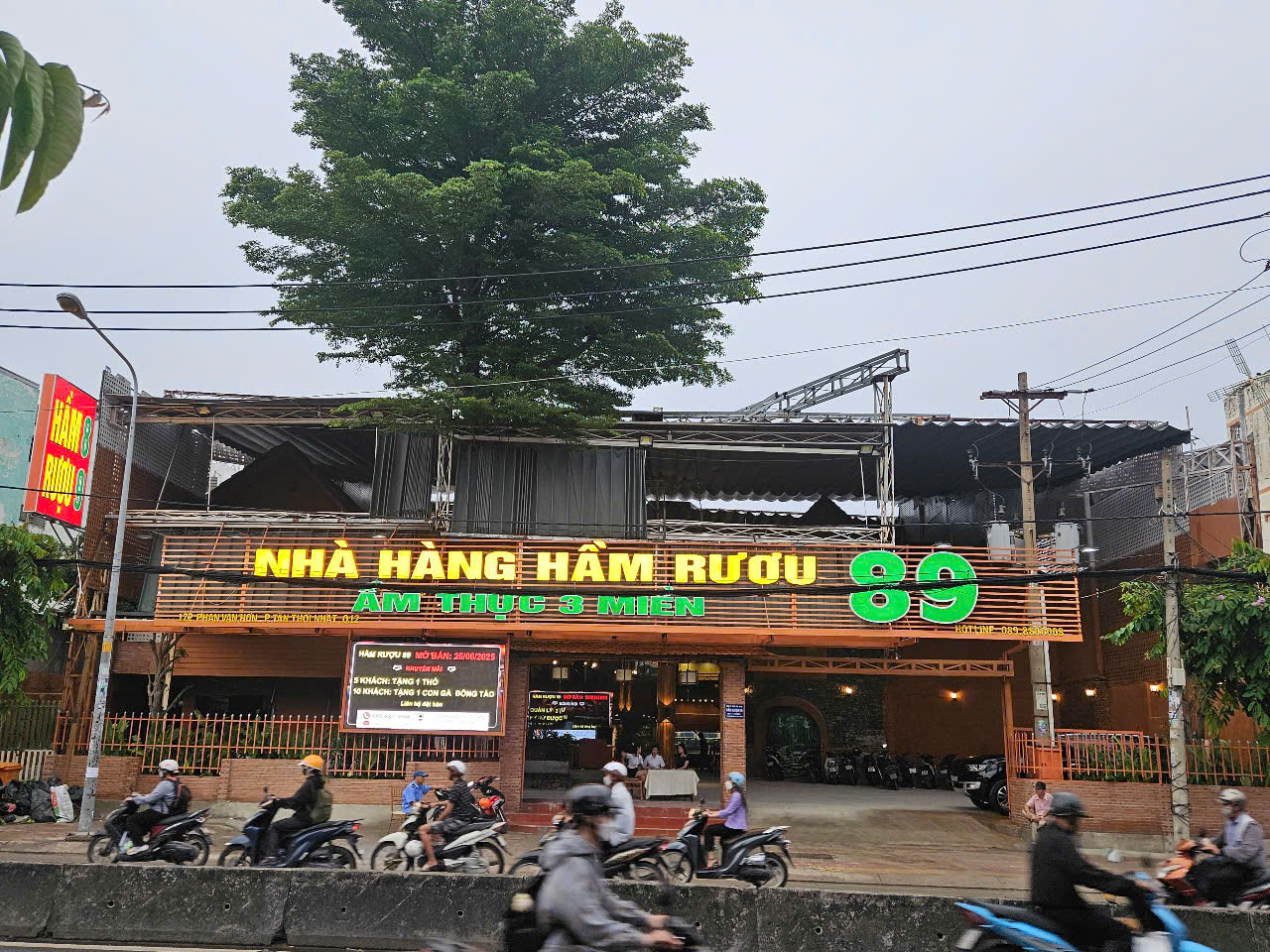 Nhà Hàng Hầm Rượu 89 - 172 Phan Văn Hớn, Phường Đông Hưng Thuận, Quận 12, TP.HCM