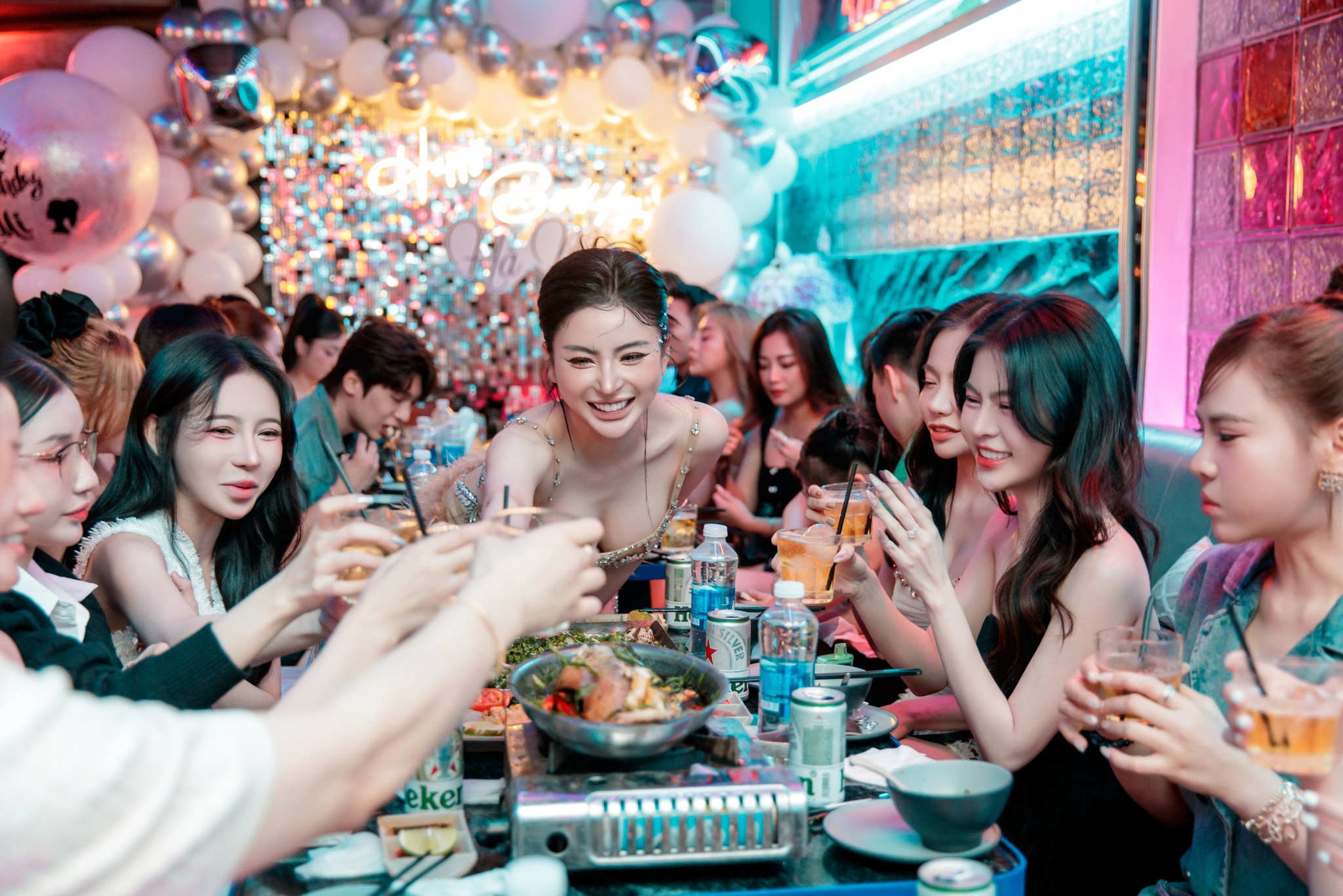CẬU ỐC Seafood & Beer - 84 Trần Hưng Đạo, Quận 1