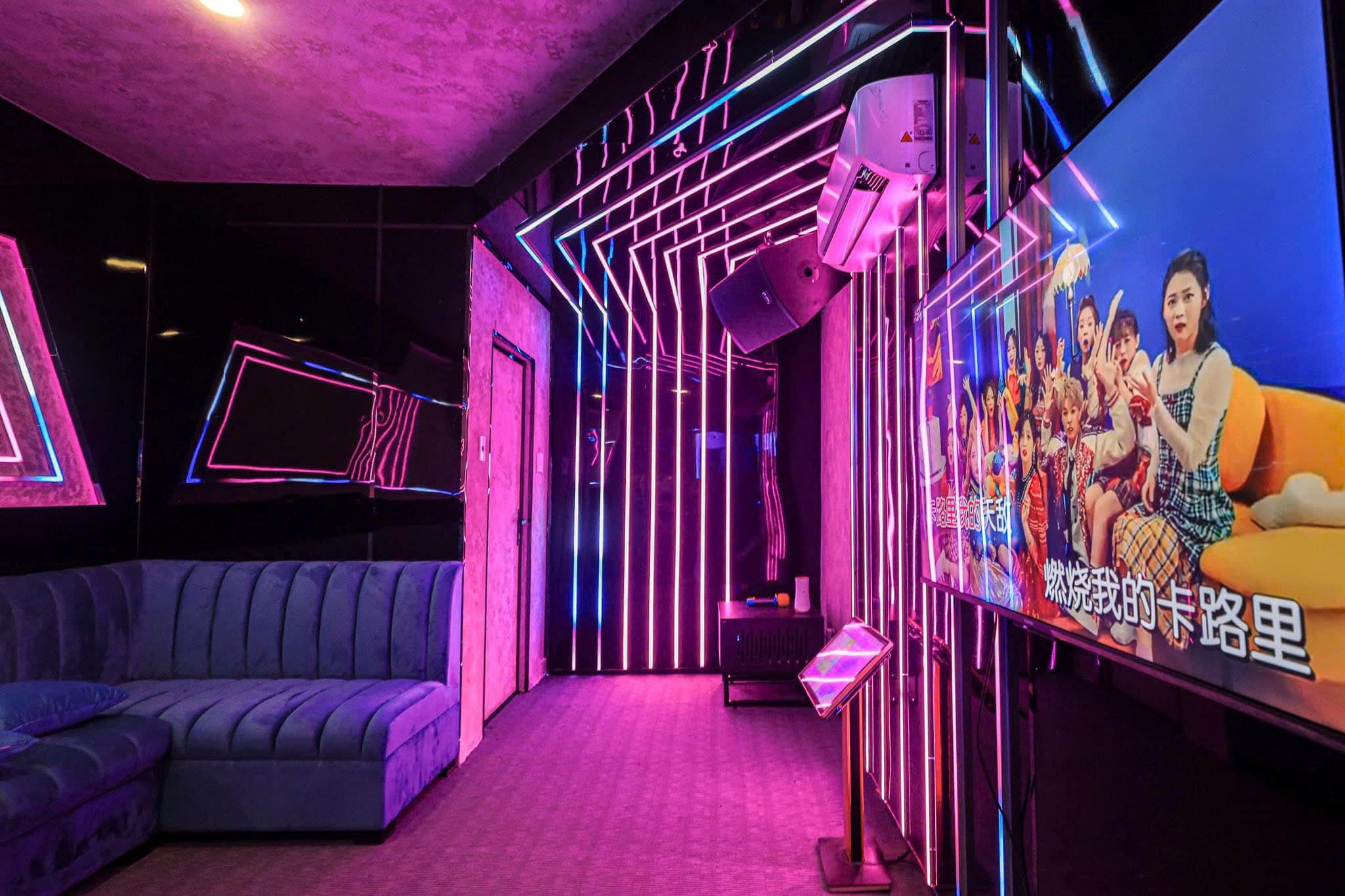 Karaoke Julia - 66 Tản Đà, Quận 5