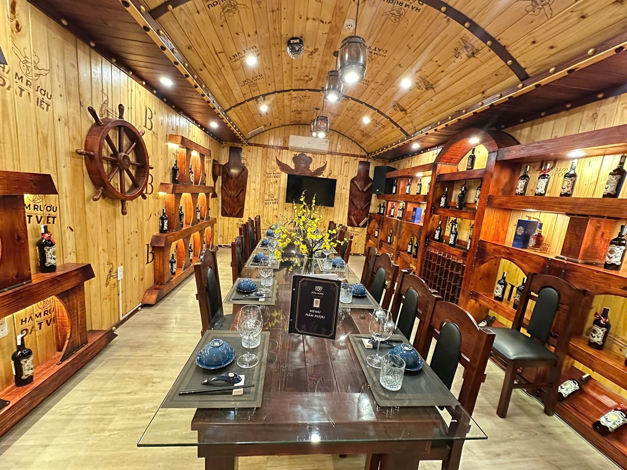 Nhà Hàng Hầm Rượu Hội Bàn Đào - 340 Lê Đức Thọ, Gò Vấp