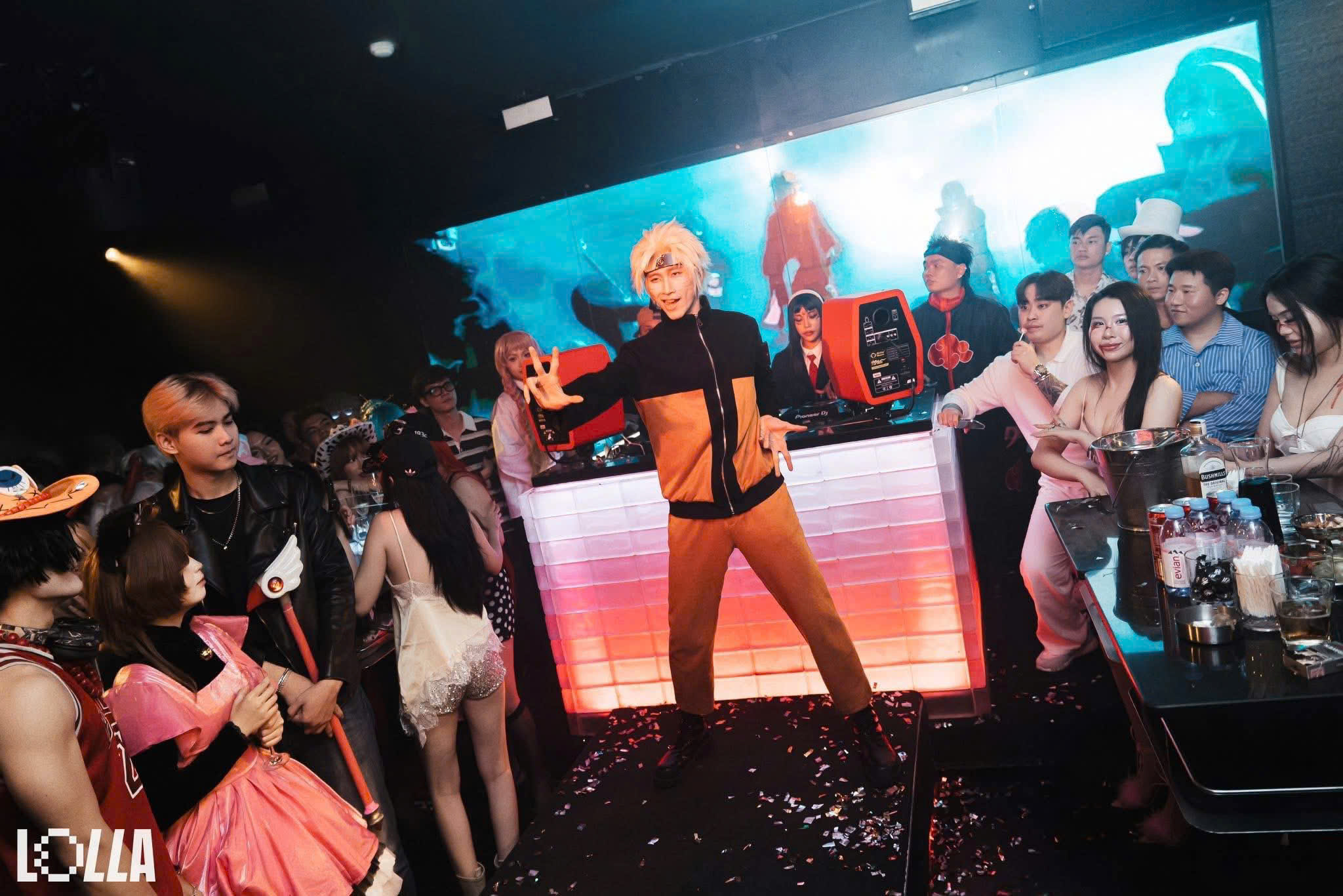 LOLLA SNG CLUB - 213 Calmette Quận 1