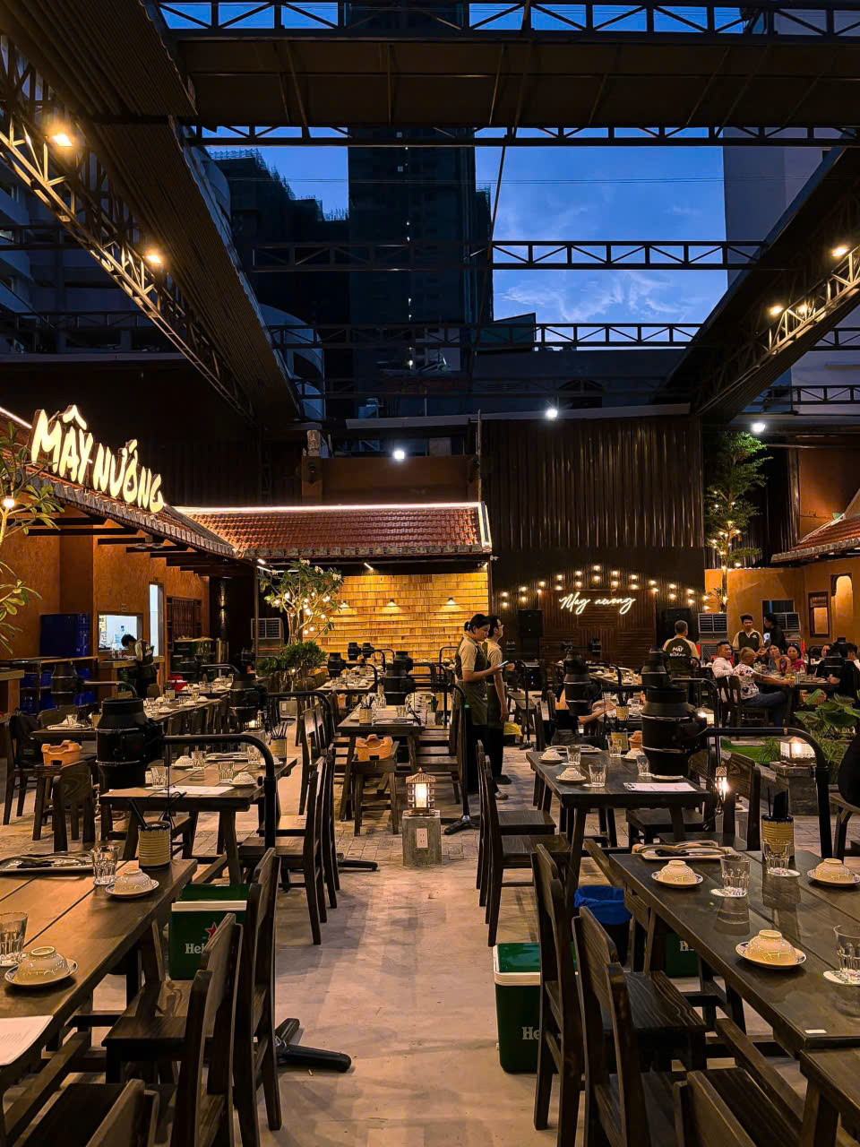 Mây Nướng Restaurant - 1A Đề Thám