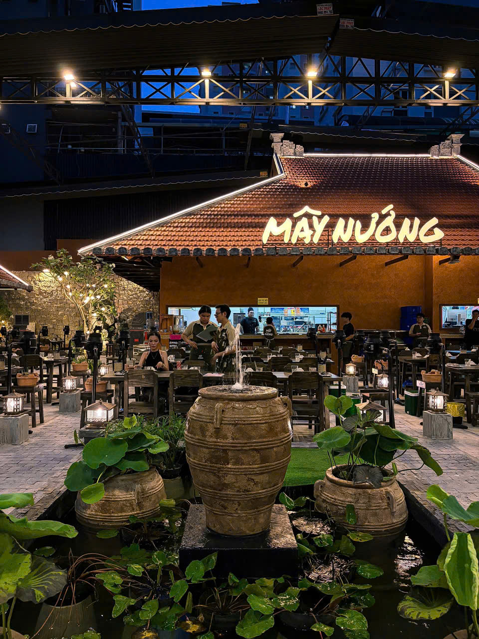 Mây Nướng Restaurant - 1A Đề Thám