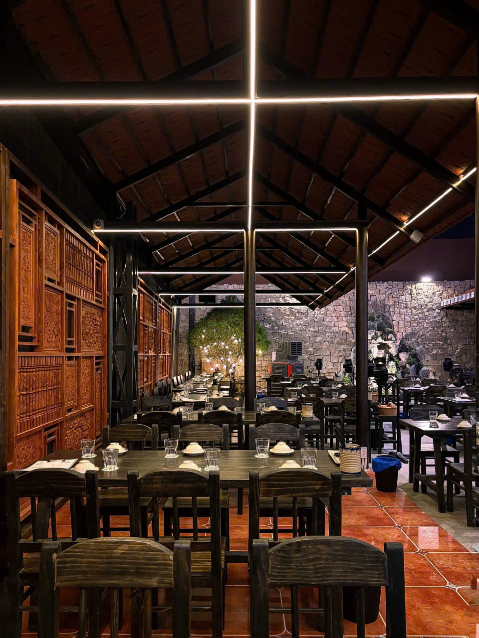 Mây Nướng Restaurant - 1A Đề Thám