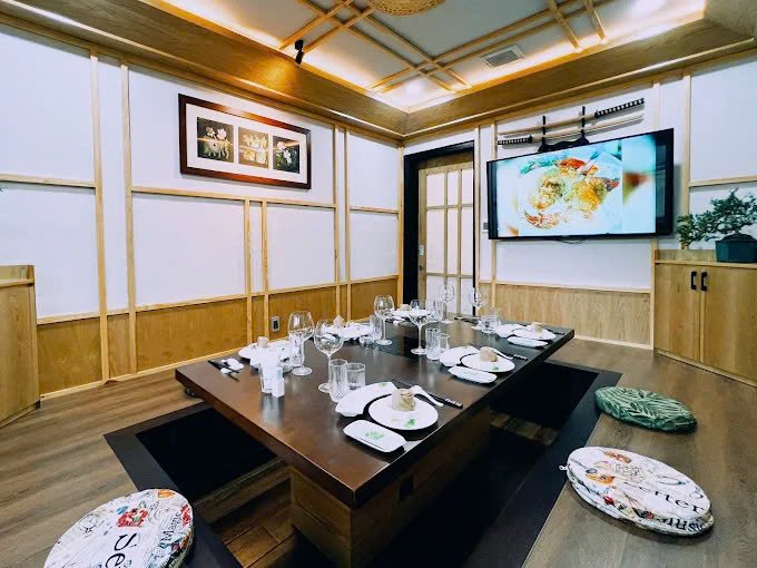 Khế Việt Restaurant - 15 Nguyễn Thị Diệu, Quận 3