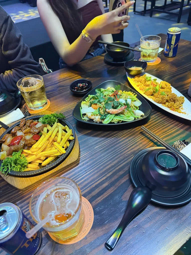 NHIỆT Beer Garden - 145 Phạm Ngũ Lão, Thủ Dầu Một