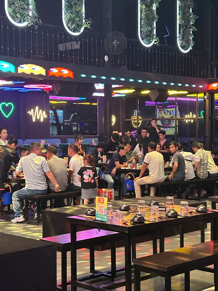 NHIỆT Beer Garden - 145 Phạm Ngũ Lão, Thủ Dầu Một