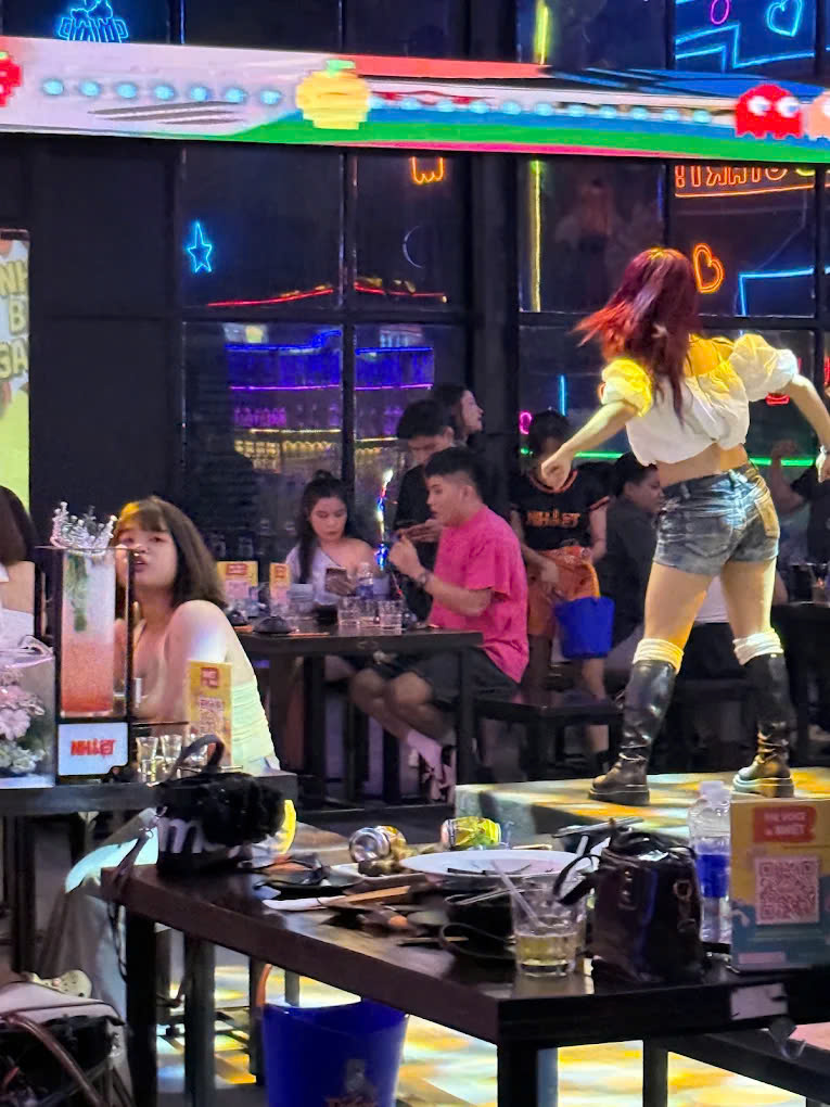NHIỆT Beer Garden - 145 Phạm Ngũ Lão, Thủ Dầu Một