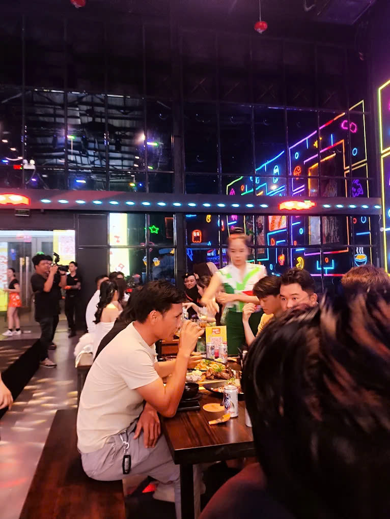 NHIỆT Beer Garden - 145 Phạm Ngũ Lão, Thủ Dầu Một