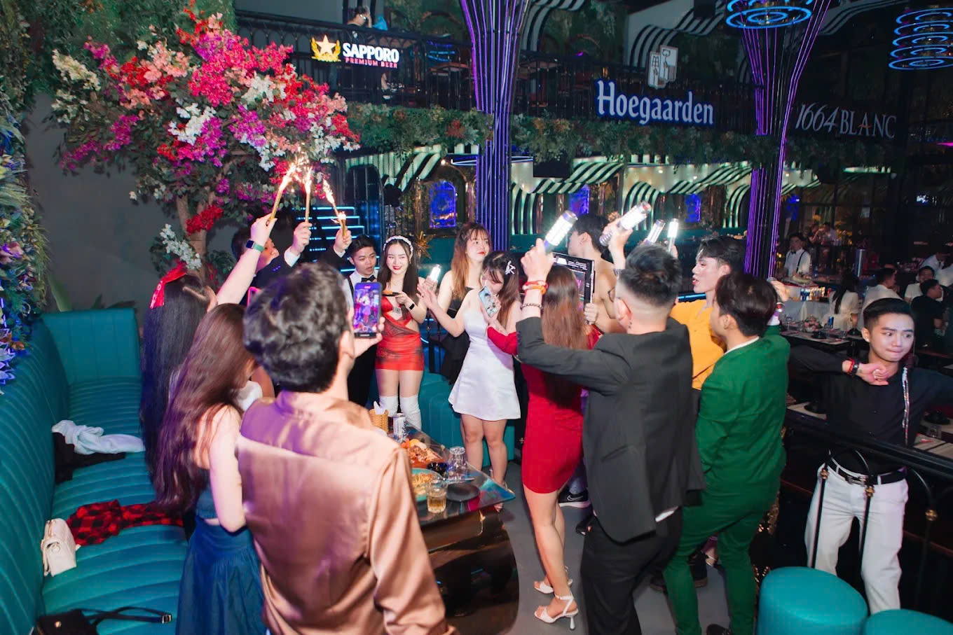 Hình Ảnh NHIỆT Beer Garden
