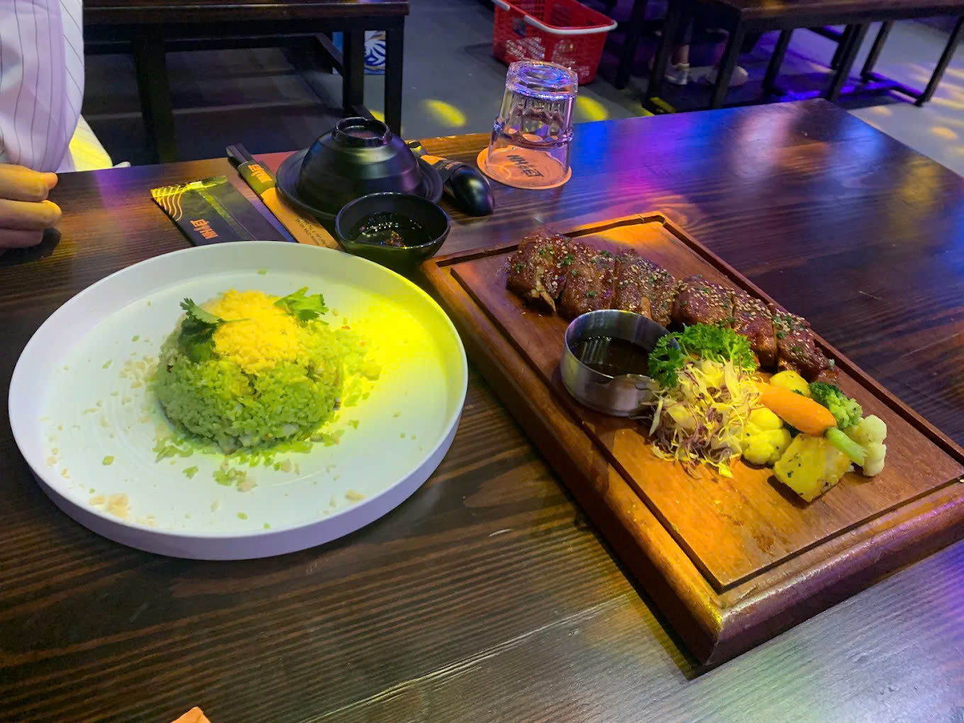 NHIỆT Beer Garden - 145 Phạm Ngũ Lão, Thủ Dầu Một