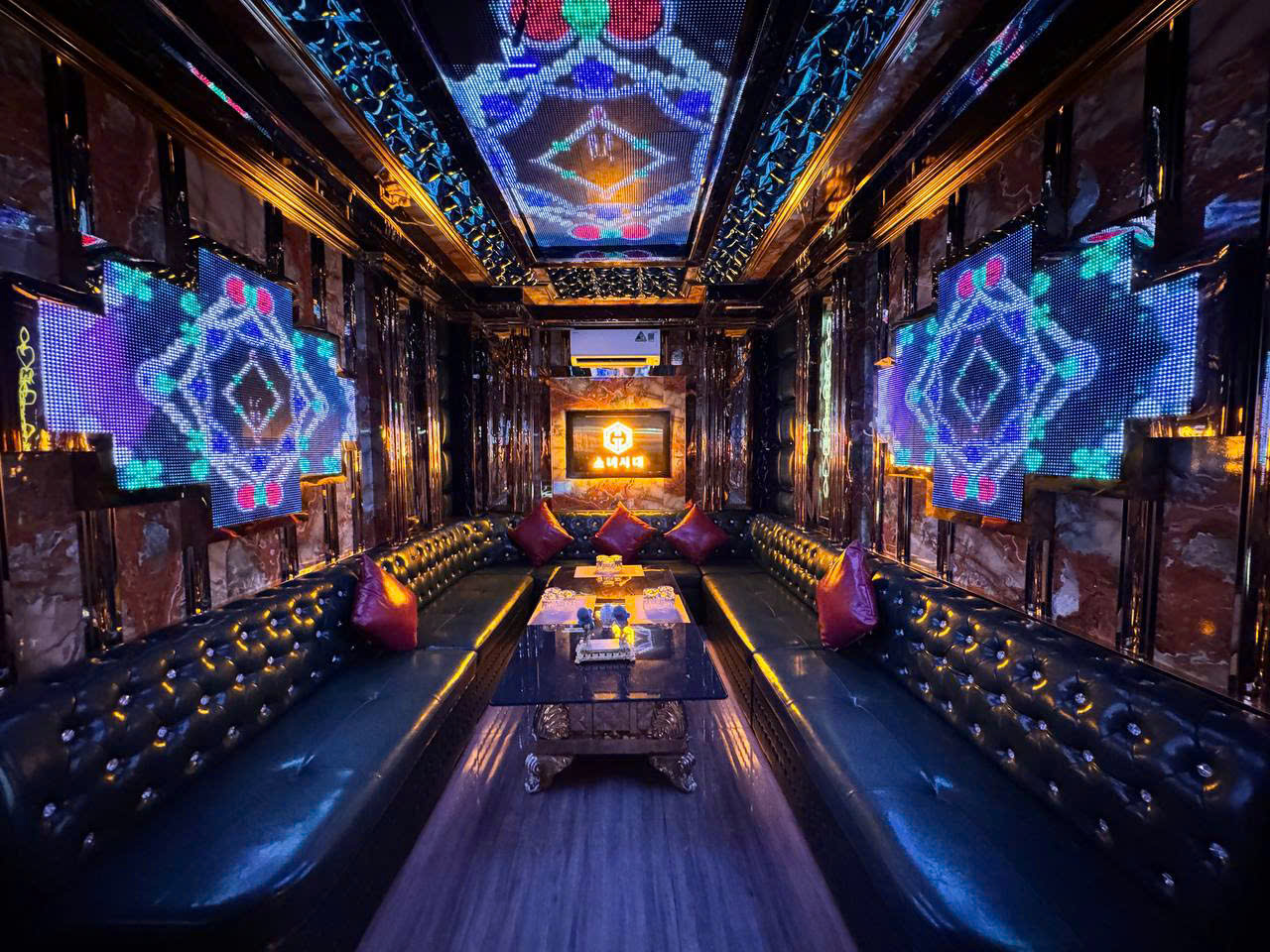 Karaoke EDEN PARADISE - 165/76 Nguyễn Thái Bình, Quận 1