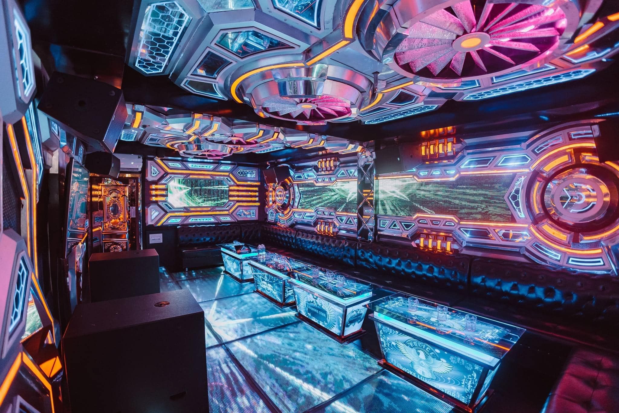 Karaoke Lucky Star - 346 Phan Văn Trị, Bình Thạnh