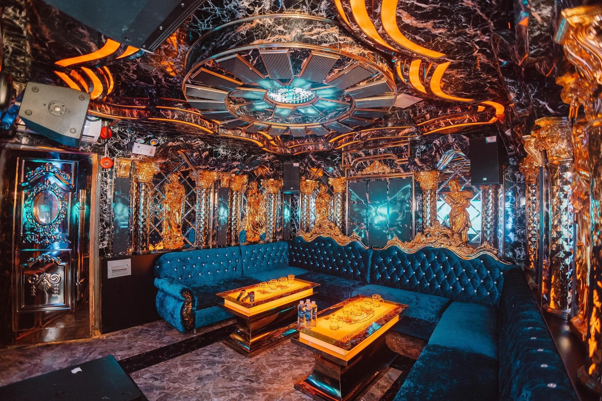 Karaoke Lucky Star - 346 Phan Văn Trị, Bình Thạnh