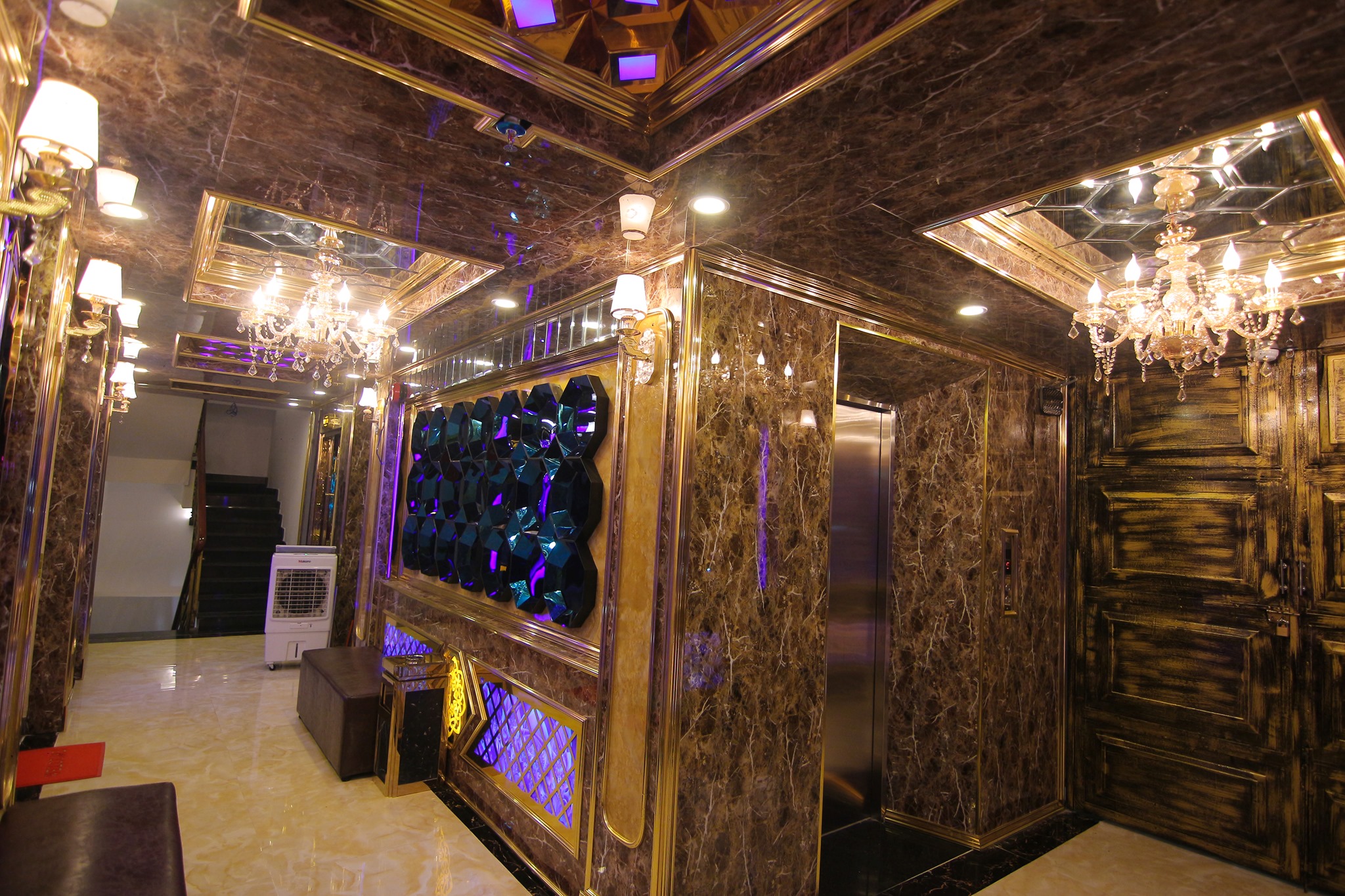 Karaoke Lucky Star - 346 Phan Văn Trị, Bình Thạnh