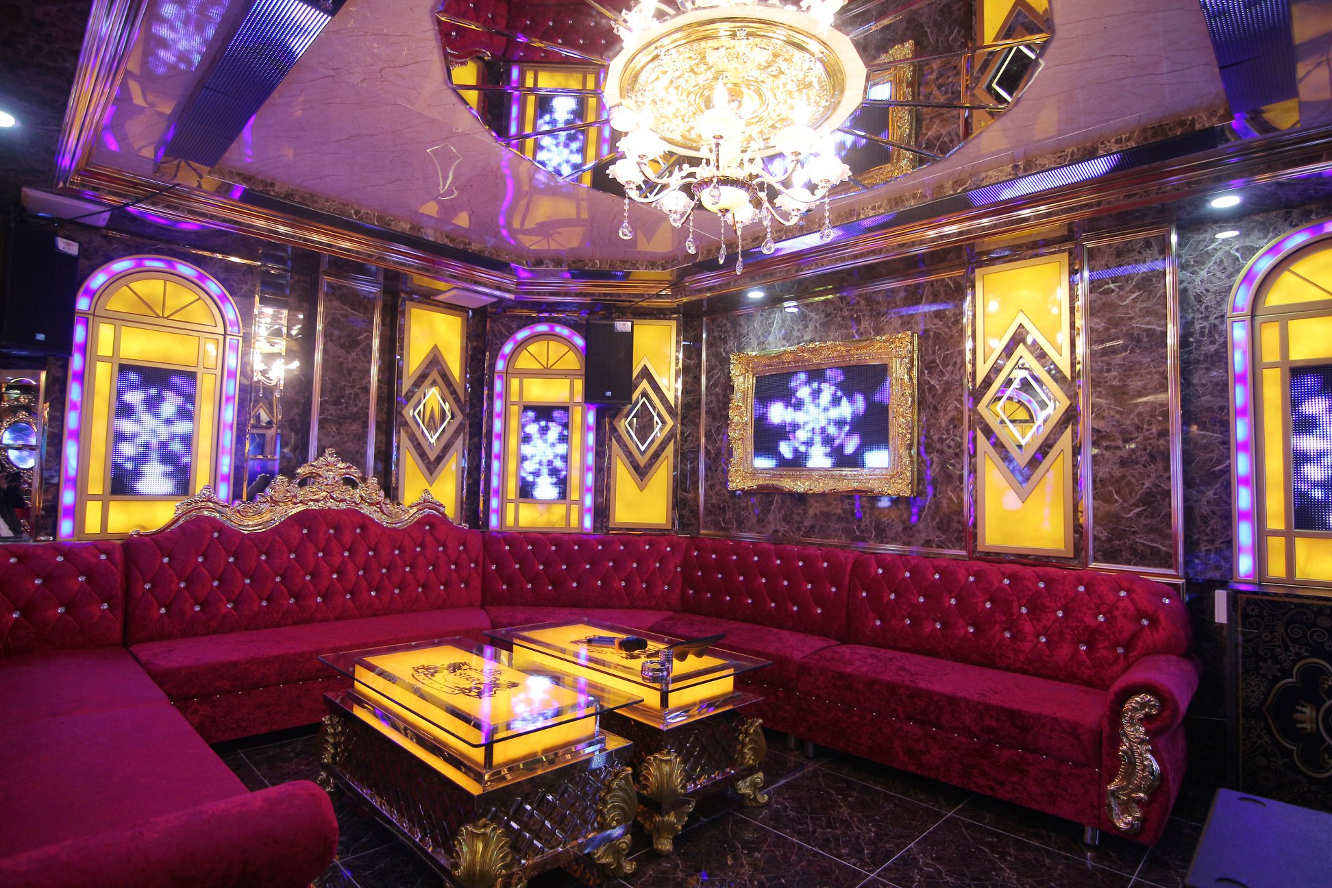 Karaoke Lucky Star - 346 Phan Văn Trị, Bình Thạnh