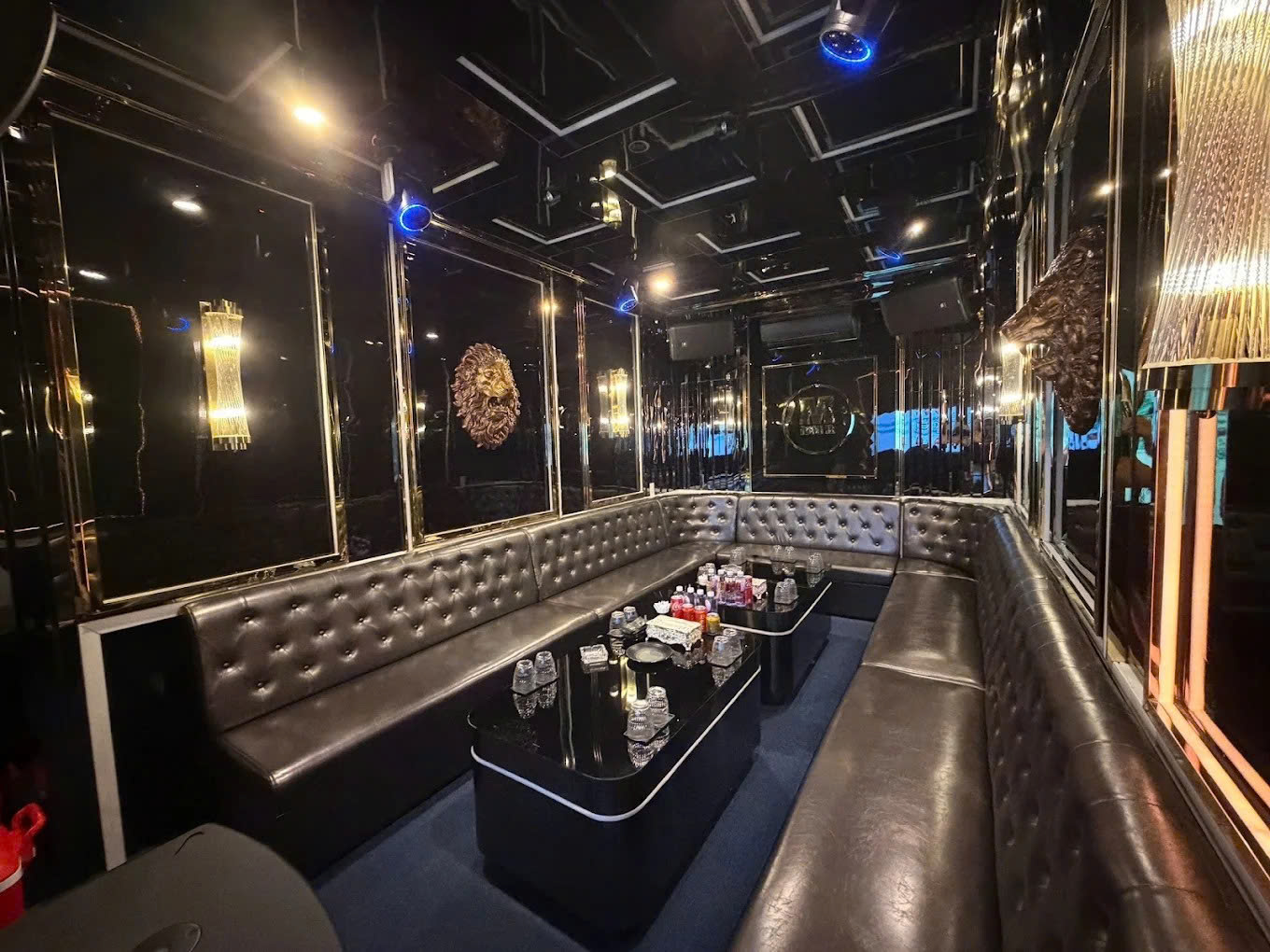 Karaoke M-Suite - 102 Cao Thắng, Quận 3