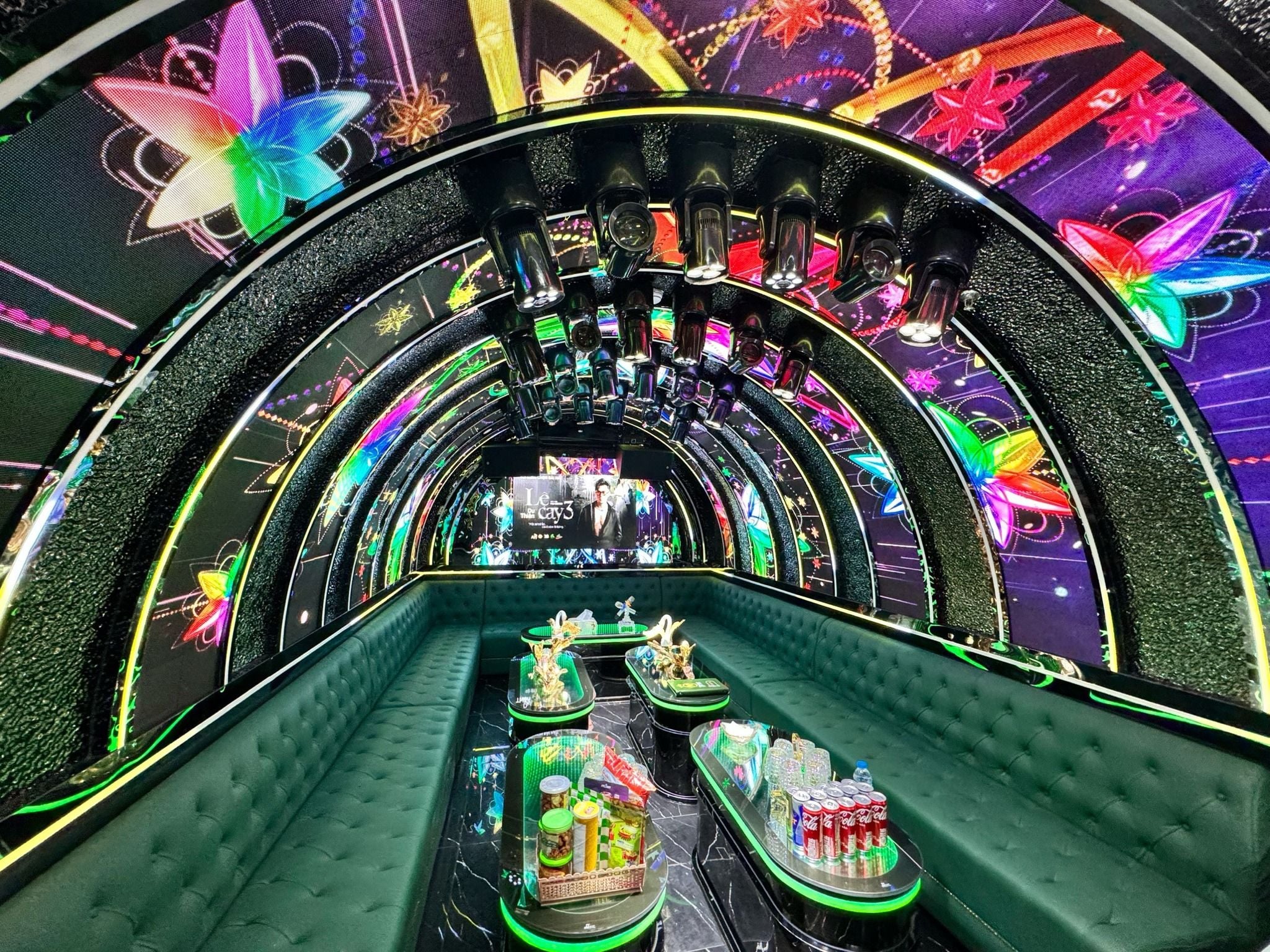 MATRIX Karaoke KTV - Hệ Thống Karaoke Đẳng Cấp 5*