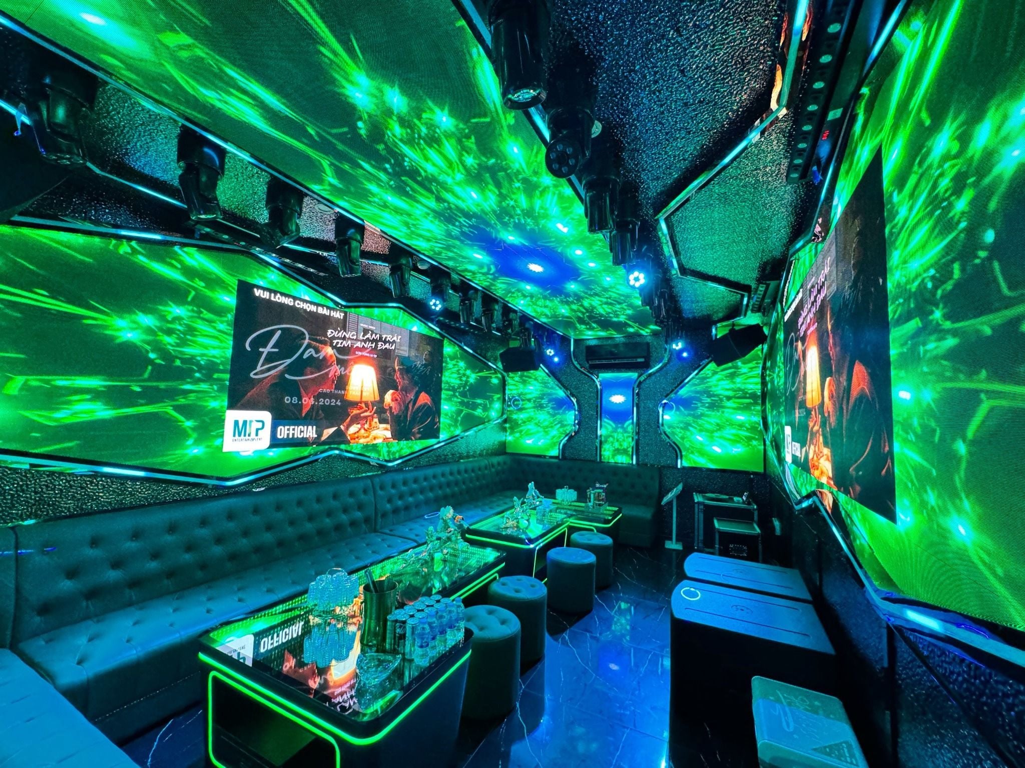 MATRIX Karaoke KTV - Hệ Thống Karaoke Đẳng Cấp 5*