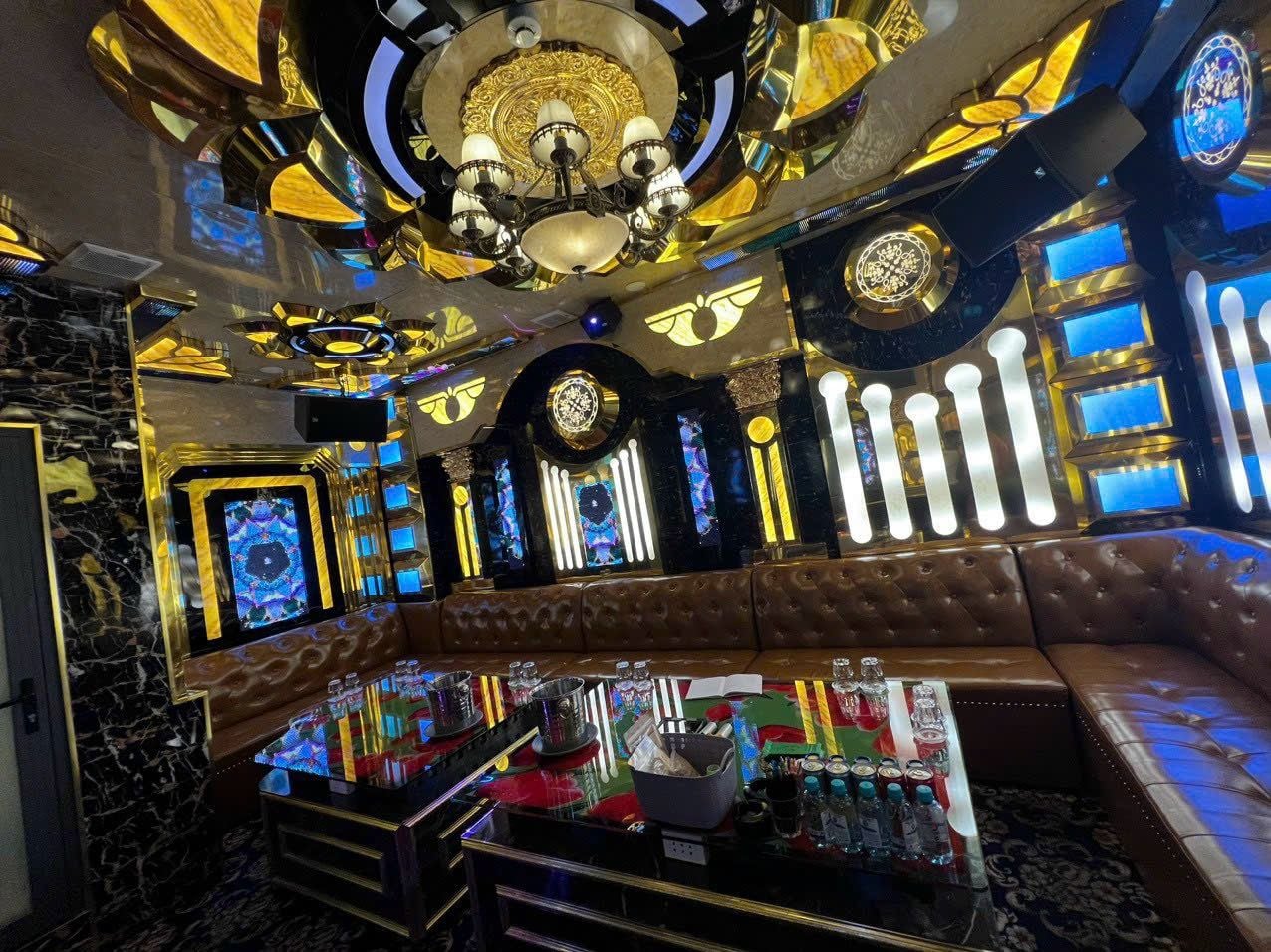 Karaoke Lotus Restaurant - 57 Phạm Viết Chánh, Quận 1